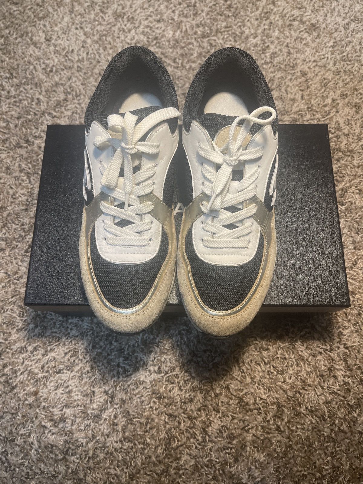 Chanel Chanel White/Gold Low Top Sneakers Size US 7 / EU 40 - 3 Thumbnail