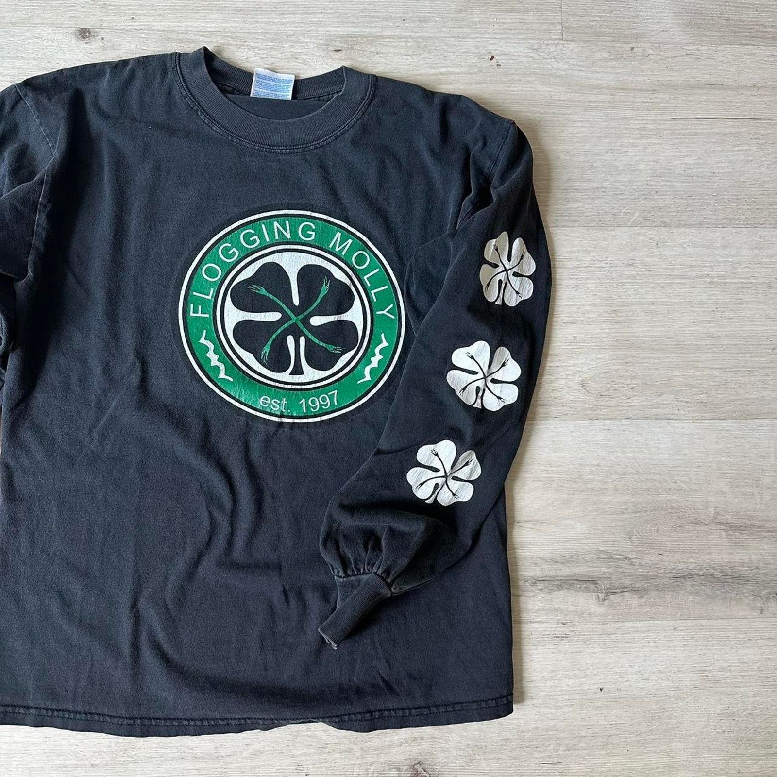 Band Tees Vintage 00s Y2K Black Faded Flogging MollyLongsleeve Shirt Size US M / EU 48-50 / 2 - 2 Thumbnail