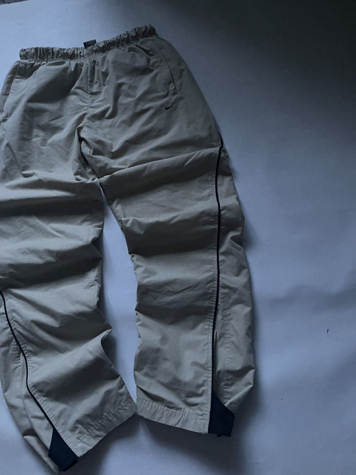 Nike Vintage Nike Windbreaker Track Pants - Beige/Tan Size US 32 / EU 48 - 2 Thumbnail