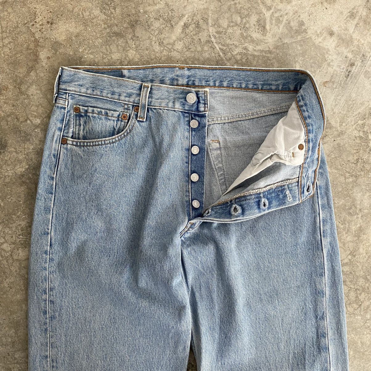 Levi's Size 32x31.5 Vintage Late 90’s Levis 501 Light Blue Jeans Size US 32 / EU 48 - 7 Thumbnail