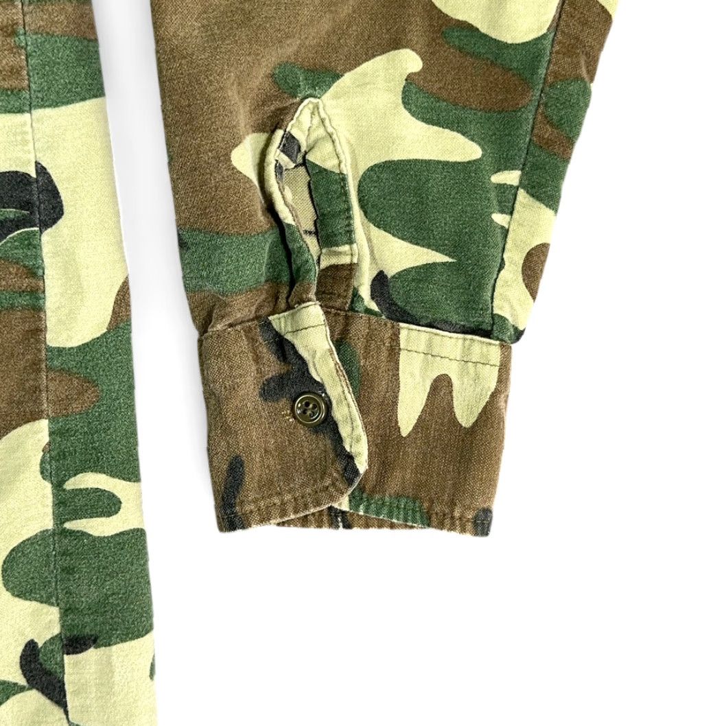 Vintage VINTAGE Arctic Camouflage Shirt Adult Large Green Brown Woodland Flannel 80s Button-Up with Pockets Mens Size US L / EU 52-54 / 3 - 7 Thumbnail