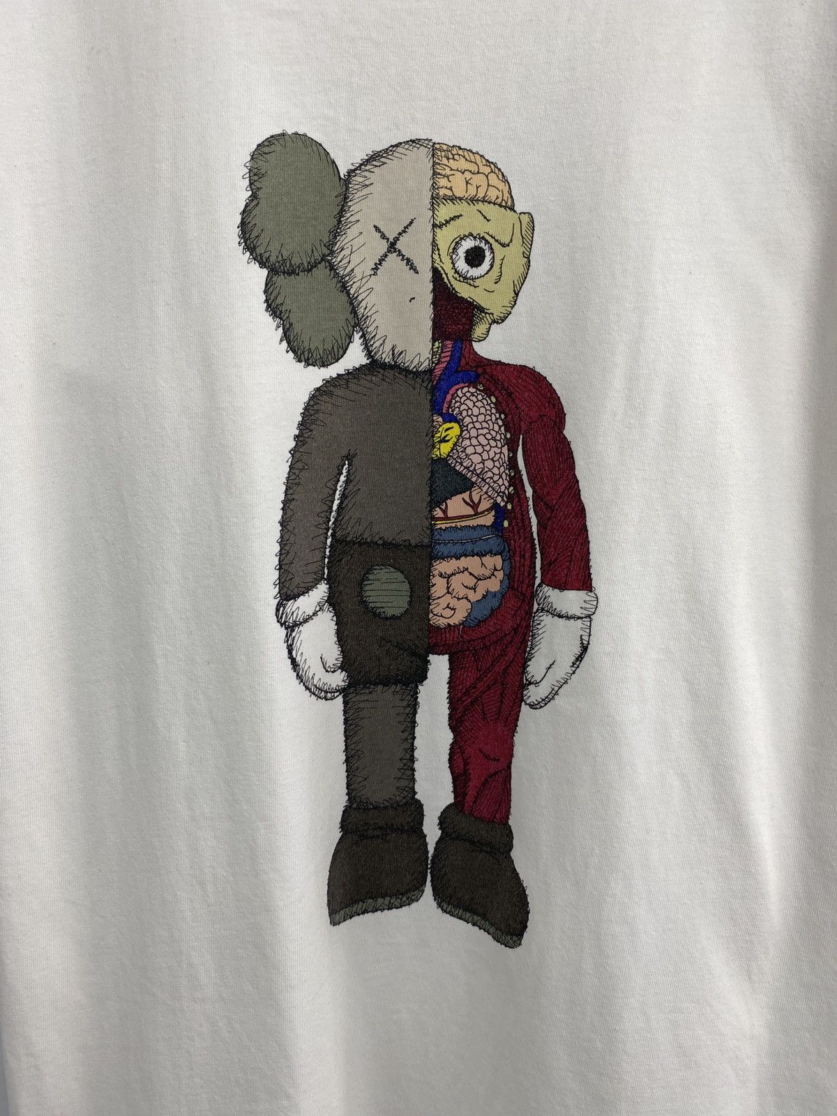 Kaws × Uniqlo 🇺🇸 Y2K Uniqlo Kaws T-Shirt Rare Retro Size US L / EU 52-54 / 3 - 4 Thumbnail