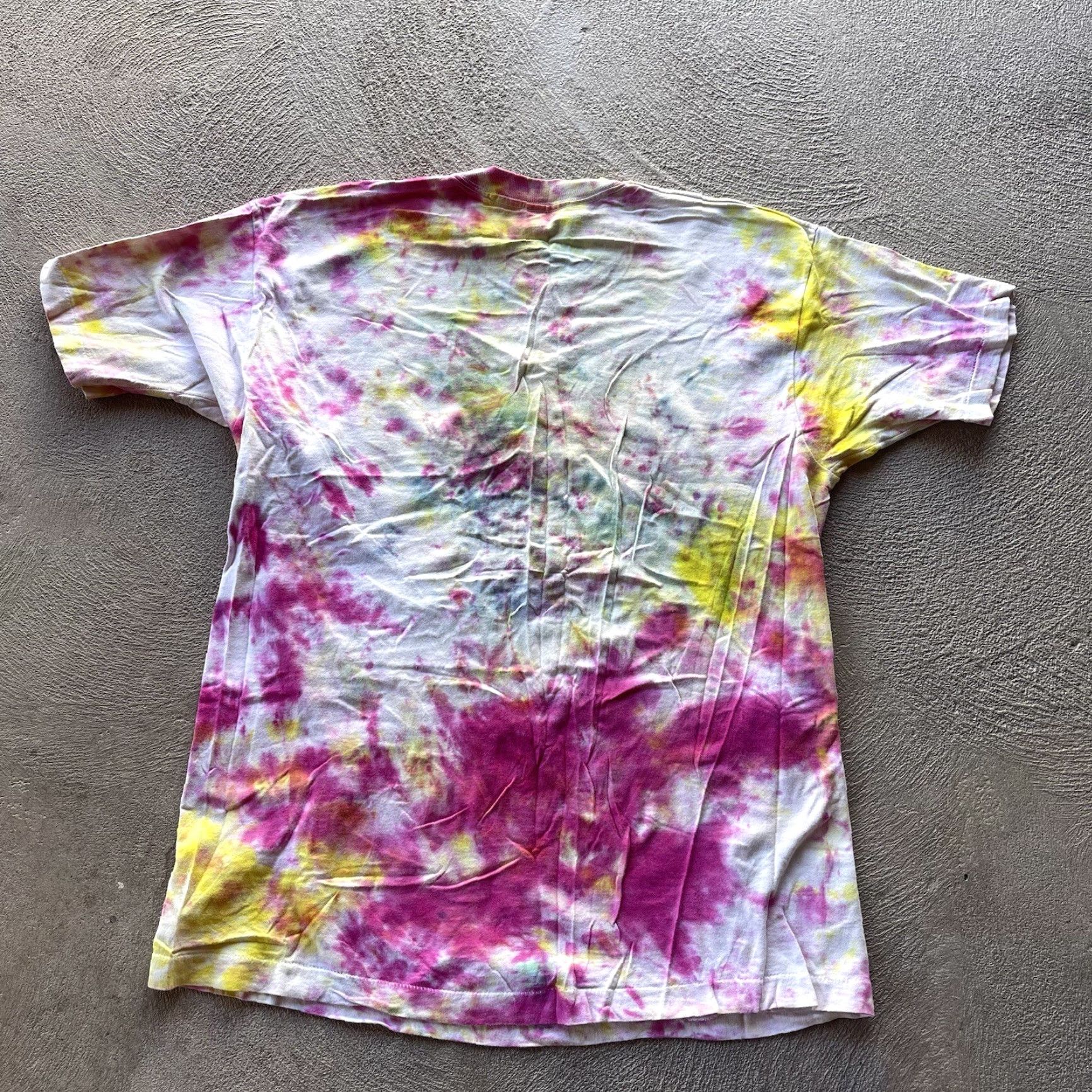 Fruit Of The Loom VINTAGE Fruit of the Loom Men's T-Shirt XL White Cotton Short Sleeve Crew Neck 90s Sports Dirtbags Bar Tucson Arizona Wildcats Size US XL / EU 56 / 4 - 4 Thumbnail