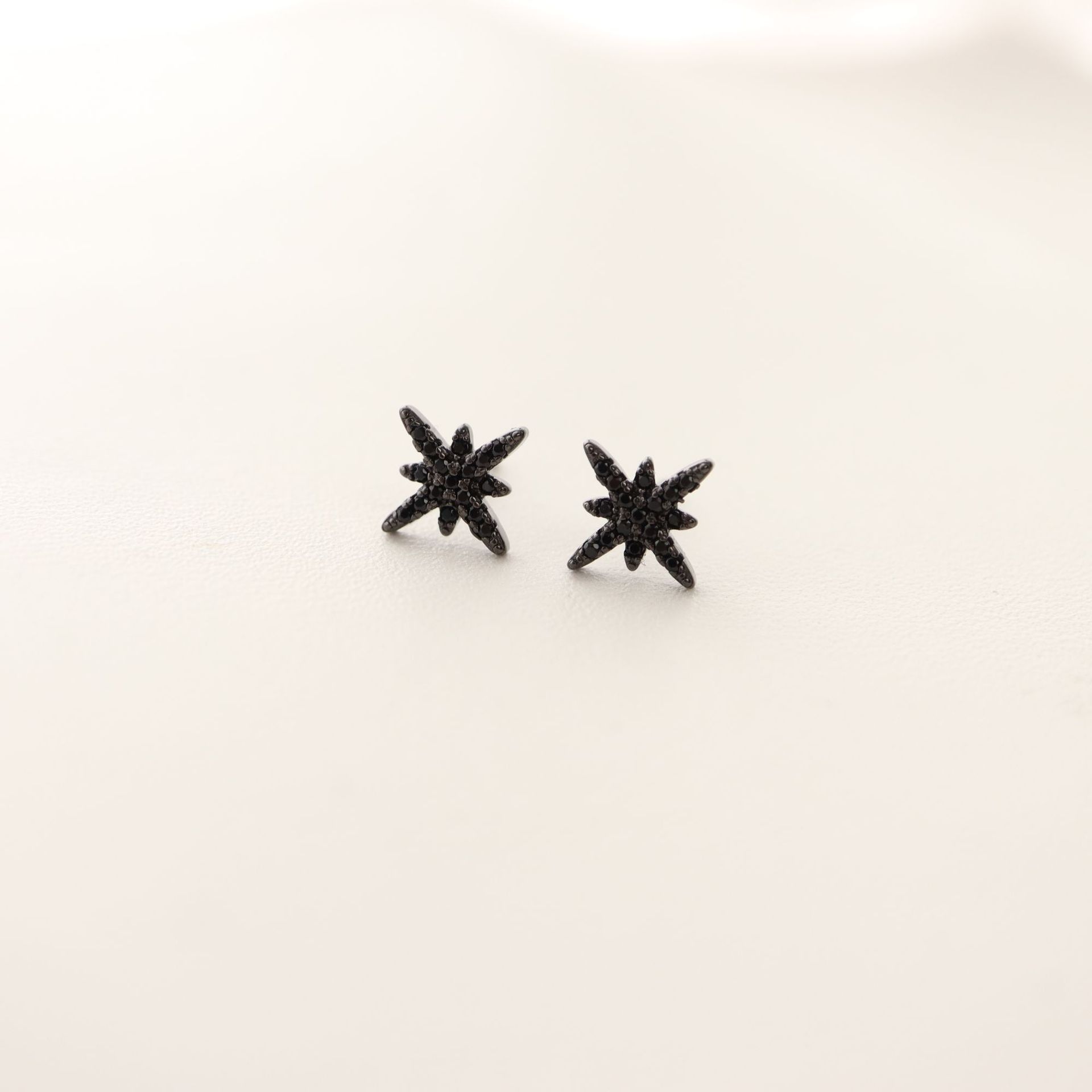 Jewelry Cross Rare Earrings One Pairs Chrome Jewelry Size ONE SIZE - 1 Thumbnail