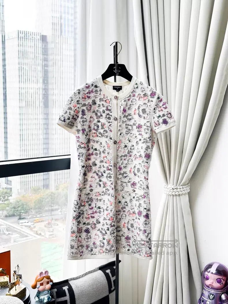 Chanel Chanel Sequin embroidery logo short-sleeved dress Size XXS / US 00 / IT 34 - 1 Thumbnail