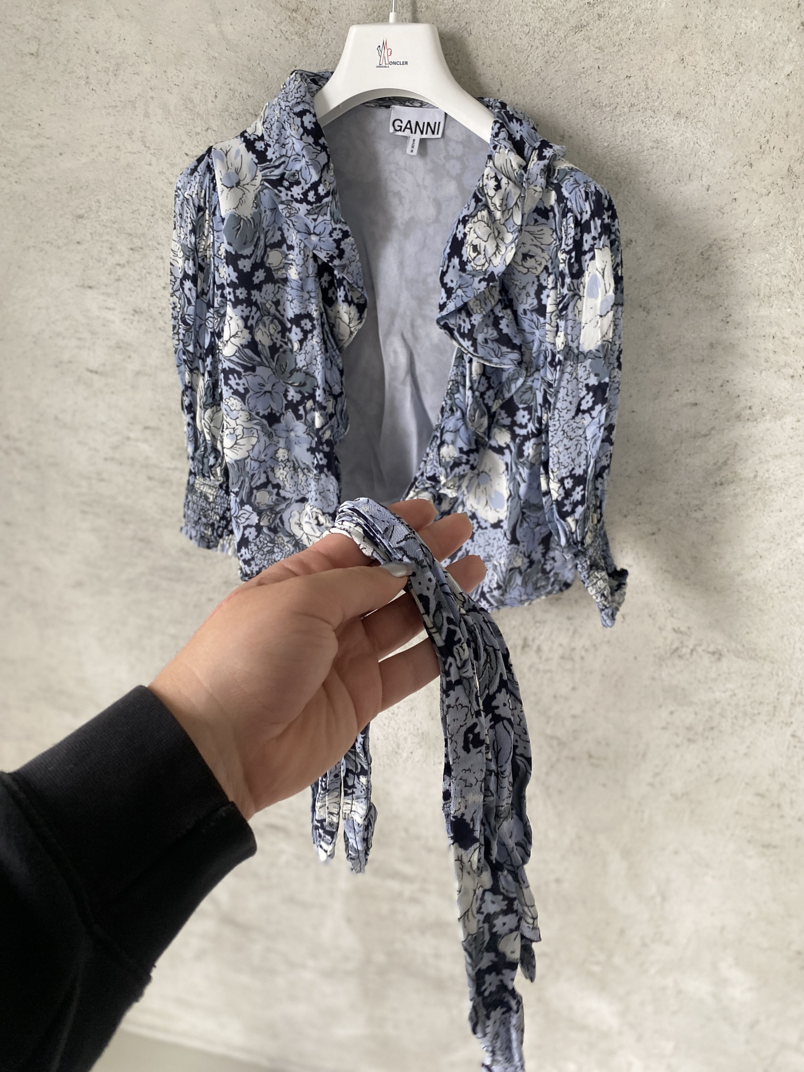 Ganni Ganni crop shirt floral viscose blouse Size XS / US 0-2 / IT 36-38 - 2 Thumbnail