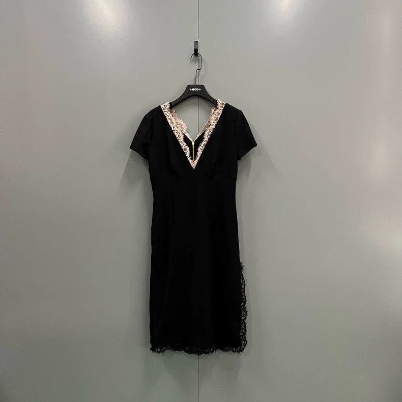 Gucci Gucci Black V-neck lace short-sleeved dress 2504-Nextarrow Size L / US 10 / IT 46 - 1 Thumbnail