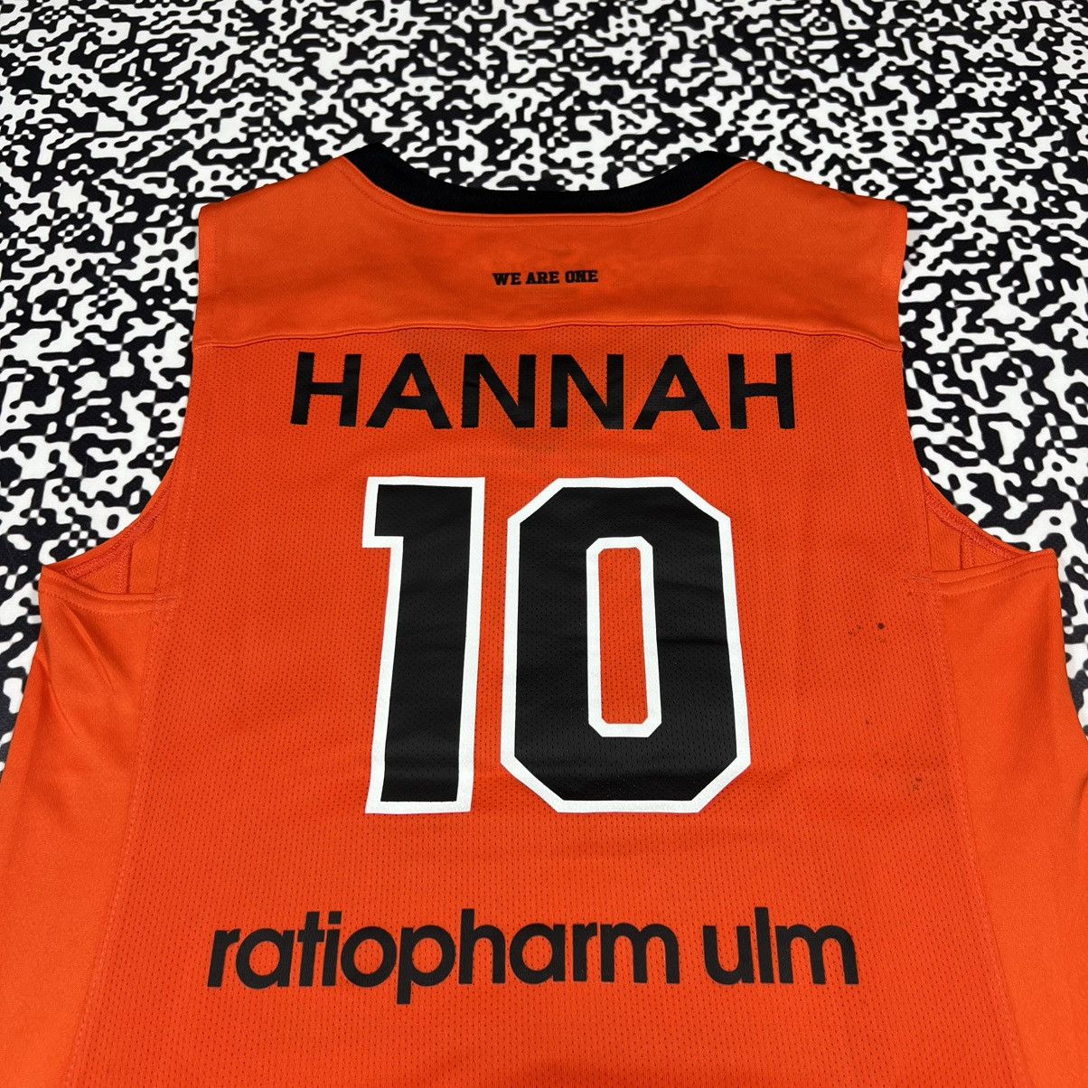 Nike Ratiopharm Ulm Hannah Signed Team Basketball Rare Jersey Size US L / EU 52-54 / 3 - 10 Thumbnail