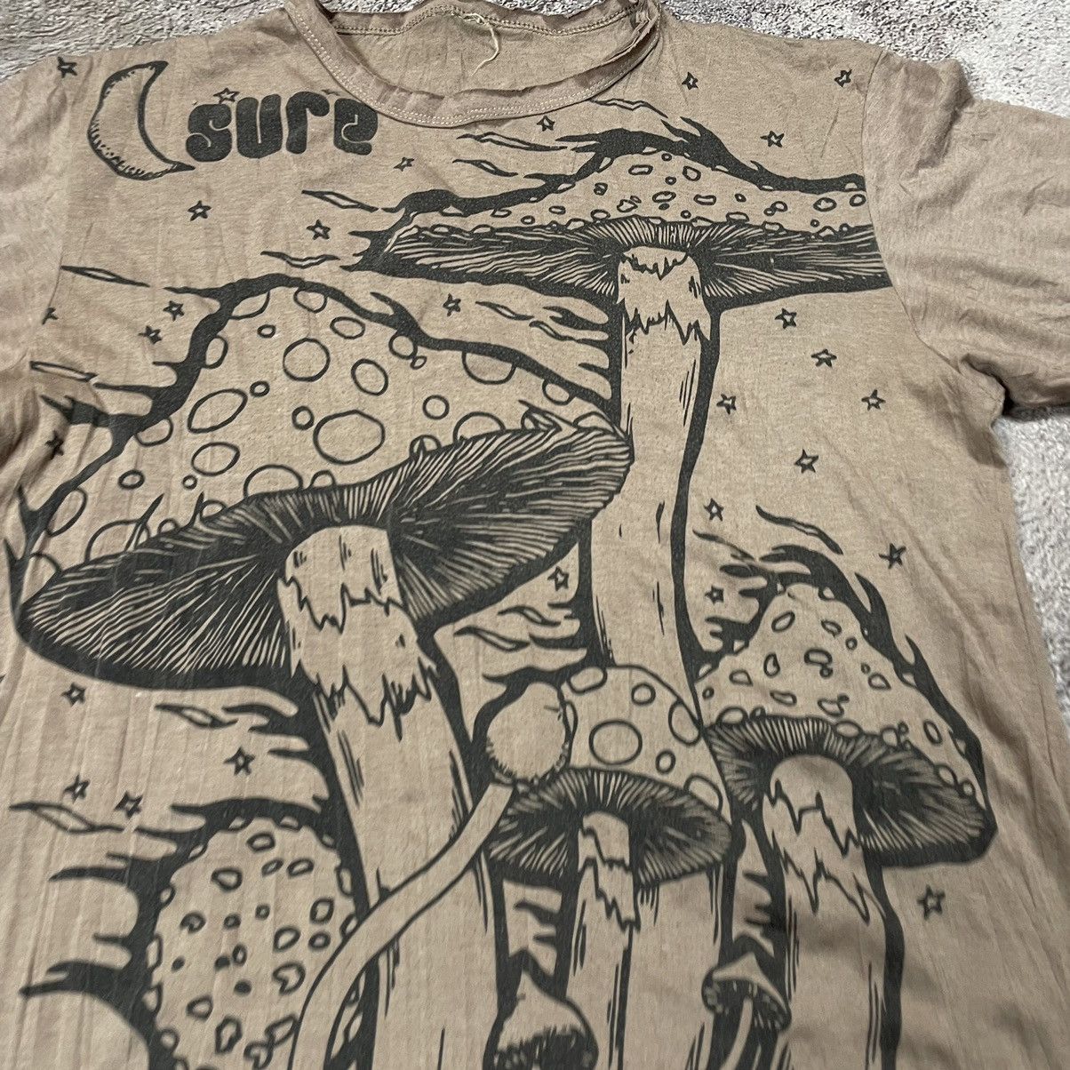 Vintage Vintage Y2K Magic Mushroom Graphic Tee Sun Faded Skate M Size US M / EU 48-50 / 2 - 5 Thumbnail