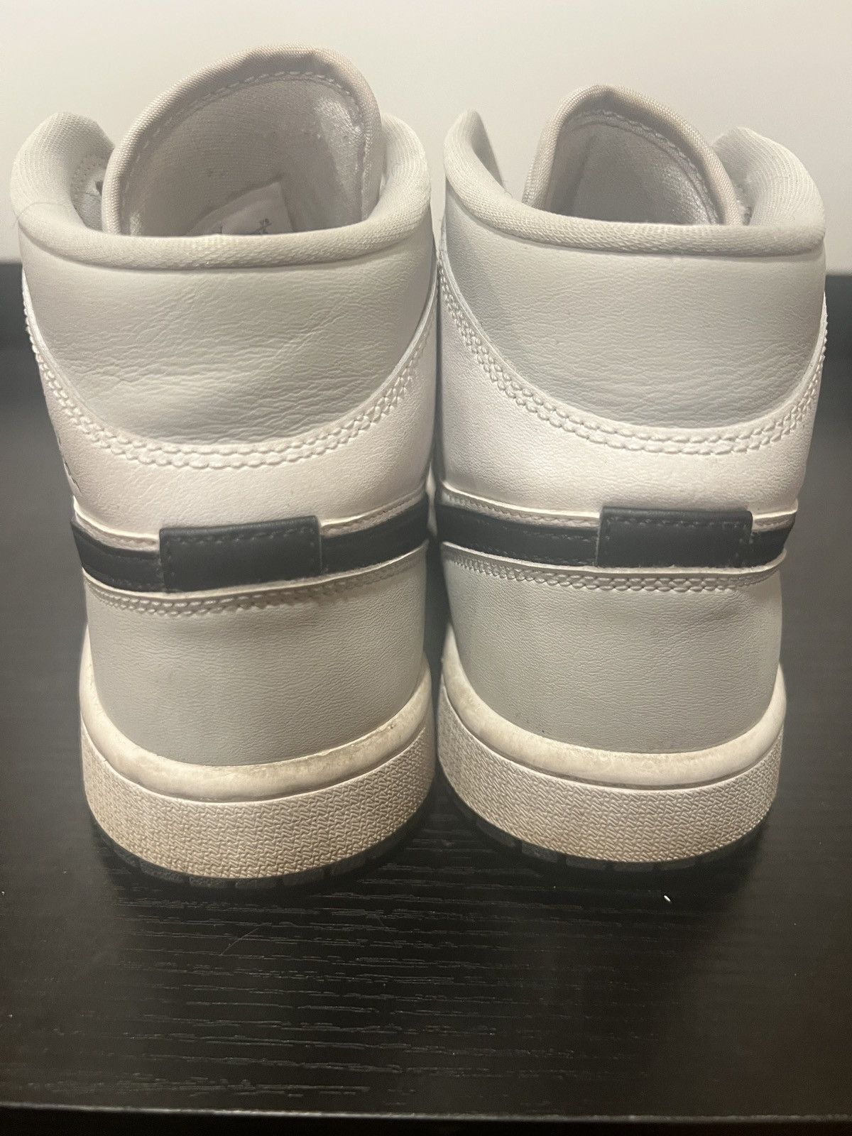 Jordan Brand SIZE 7.5 W0MAN - Nike Air Jordan 1 Mid Grey Fog Size US 7.5 / IT 37.5 - 4 Thumbnail
