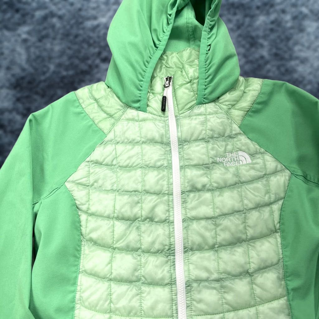 The North Face VINTAGE The North Face Jacket Womens XS Green ThermoBall Hooded Puffer Insulated Hybrid Size XS / US 0-2 / IT 36-38 - 1 Thumbnail