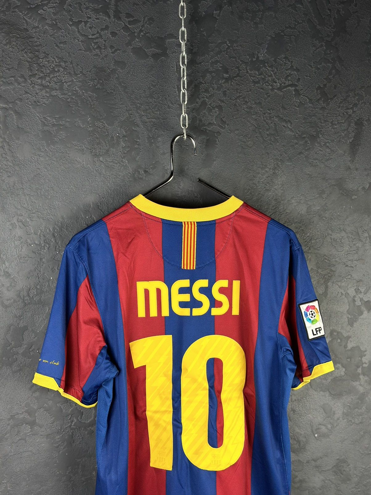 Other Rare!! Messi Barcelona 2010 2011 Home Soccer Jersey Shirt Size US M / EU 48-50 / 2 - 8 Thumbnail