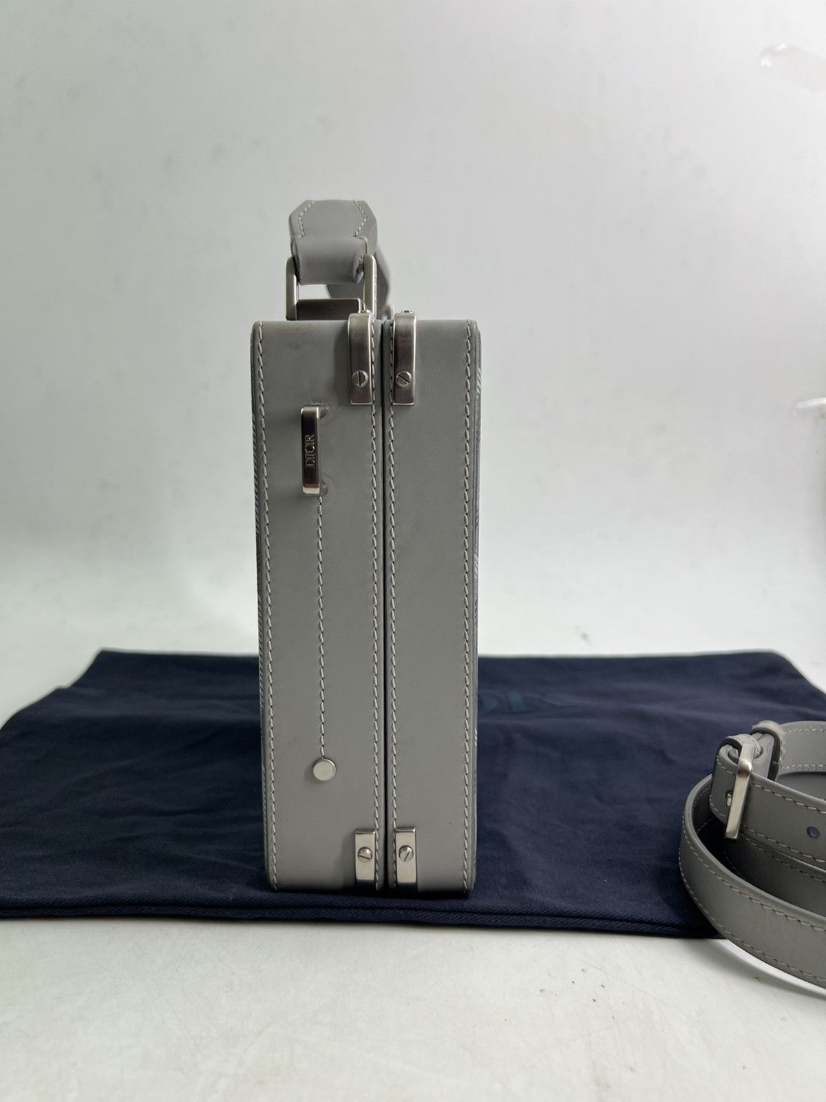 Dior Dior Lock Diamond CD Mono Hand/Sling Bag Size 34 - 4 Thumbnail