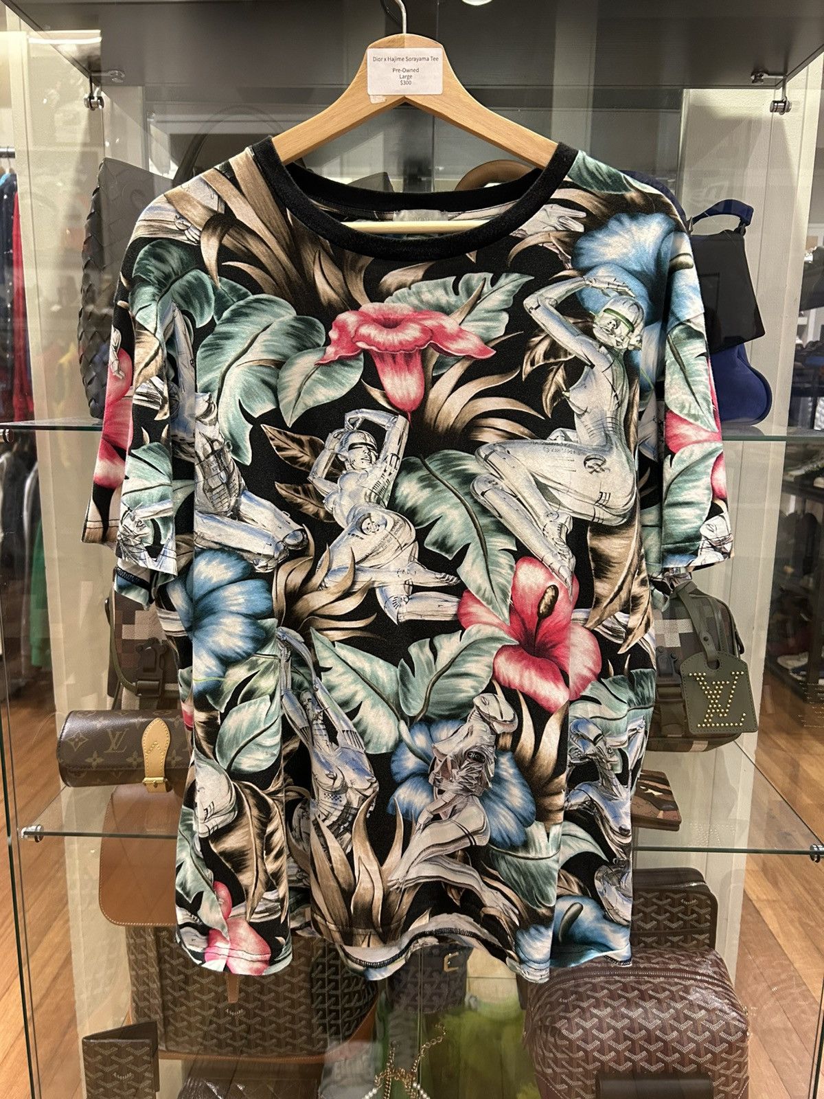 Dior Dior X Hajime Sorayama Tee Size US L / EU 52-54 / 3 - 1 Thumbnail