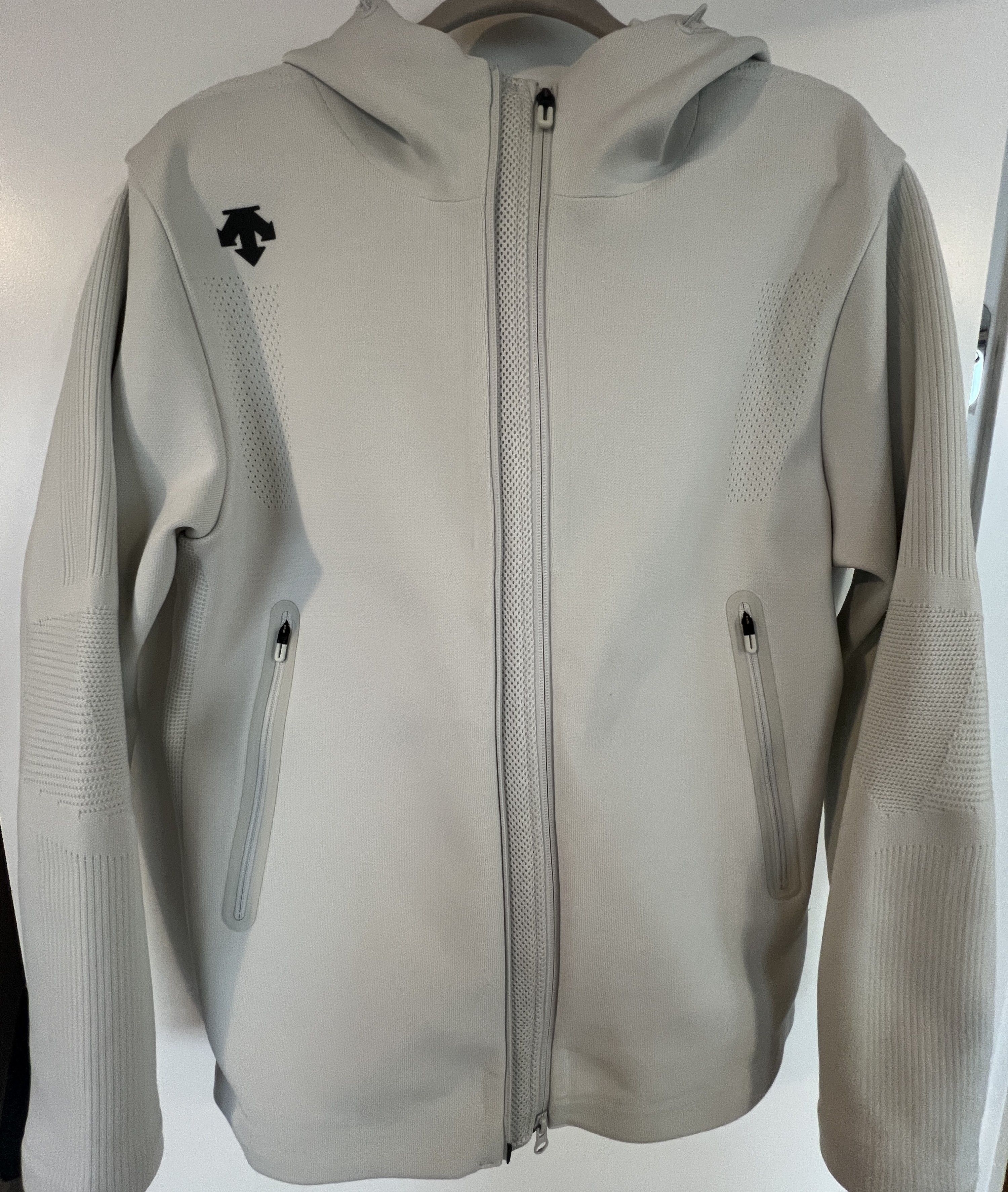 Descente Descente training knit jacket white size XL sport Size US XL / EU 56 / 4 - 9 Thumbnail
