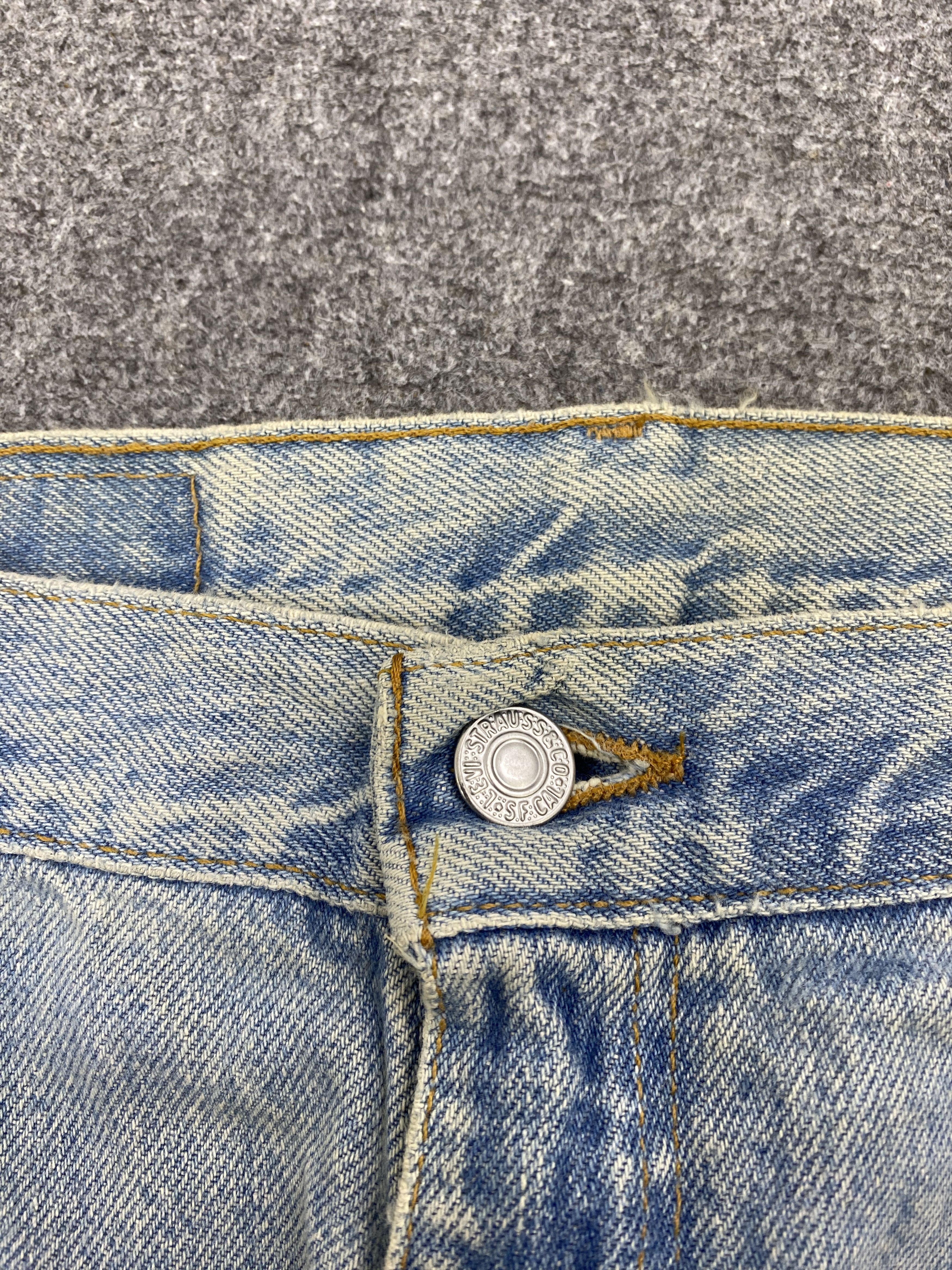 Levi's × Vintage Vintage 90s Levi's 505 Light Washed Denim Jeans Size US 35 - 10 Thumbnail