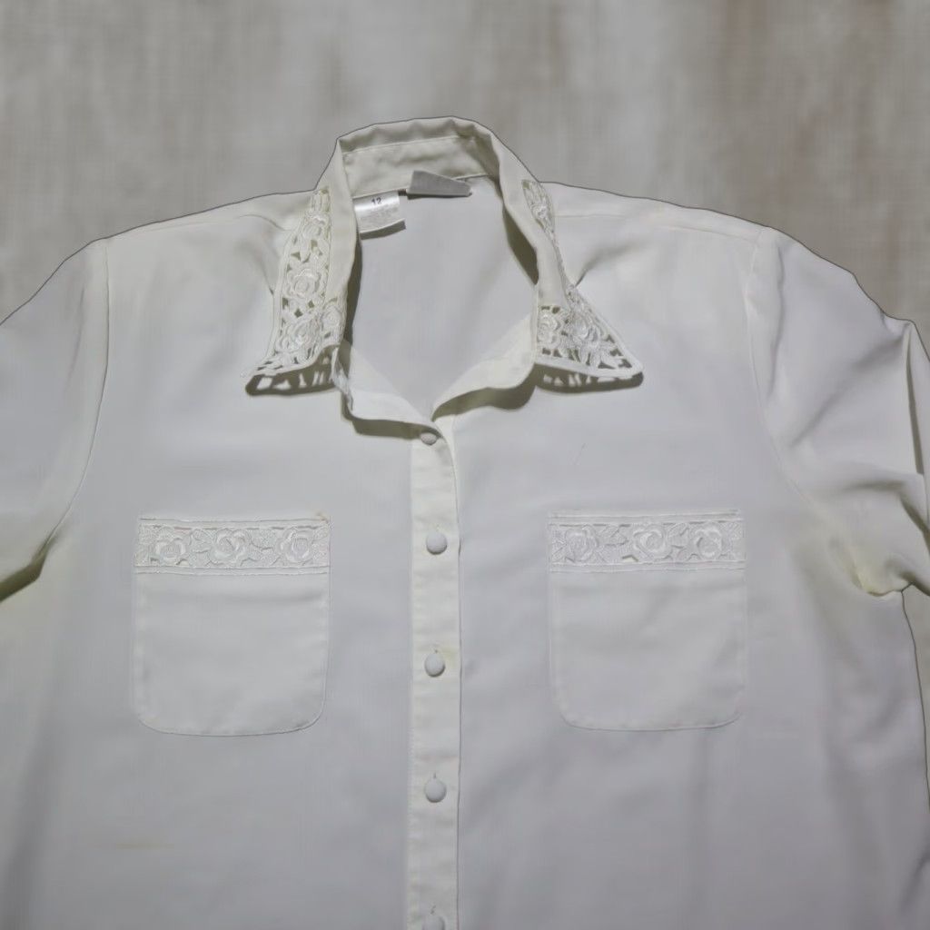 Vintage VINTAGE White Shirt Blouse Adult Women Size 12 White Lace Button Collar Long Sleeve 12 Women Vintage Classic Shirt Womens Size XL / US 12-14 / IT 48-50 - 1 Thumbnail