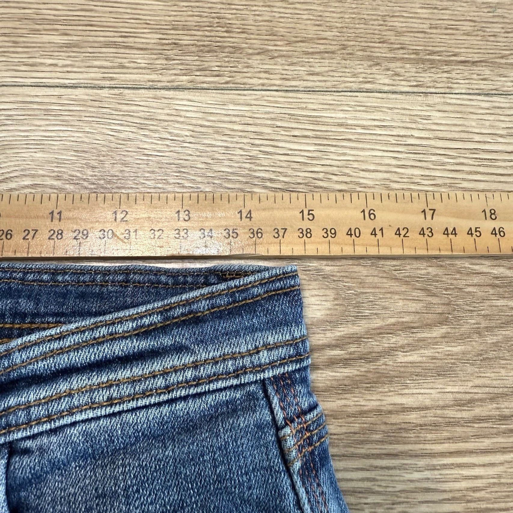 Vintage VIGOSS Women's Capri Jeans Denim Cotton Blend Size 9/10 Blue Mid Rise 20.5 Inch Inseam Size 30" / US 8 / IT 44 - 5 Thumbnail