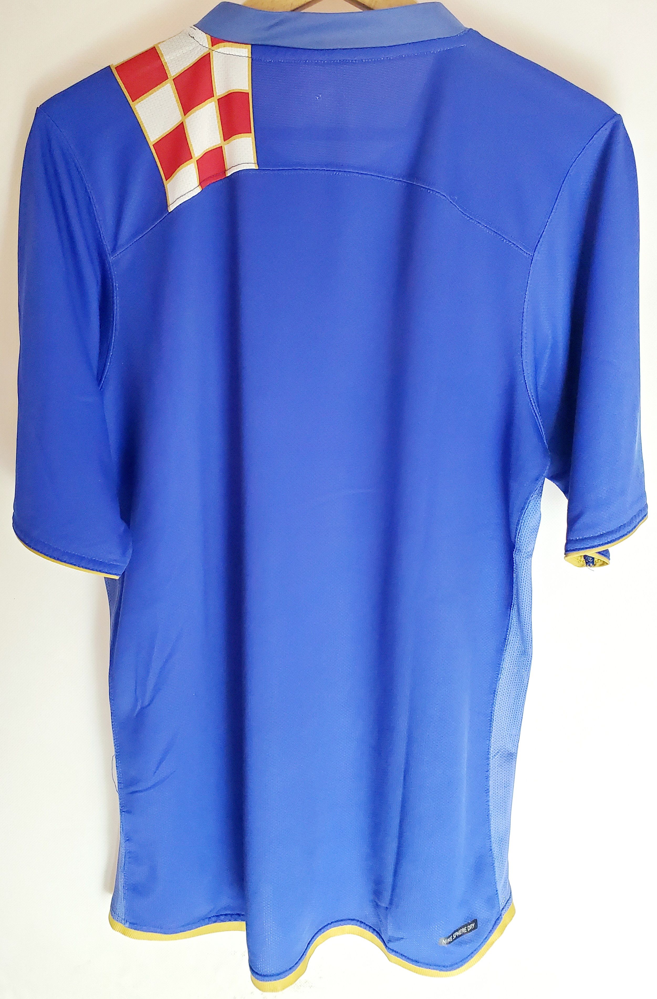 Nike Nike CROATIA 2006 2007 AWAY VINTAGE SOCCER jersey L Size US L / EU 52-54 / 3 - 3 Thumbnail