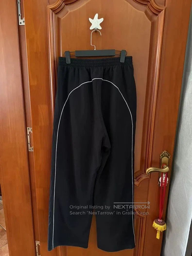 Balenciaga Balenciaga Manchester United Pants XS. Size US 26 / EU 42 - 2 Thumbnail