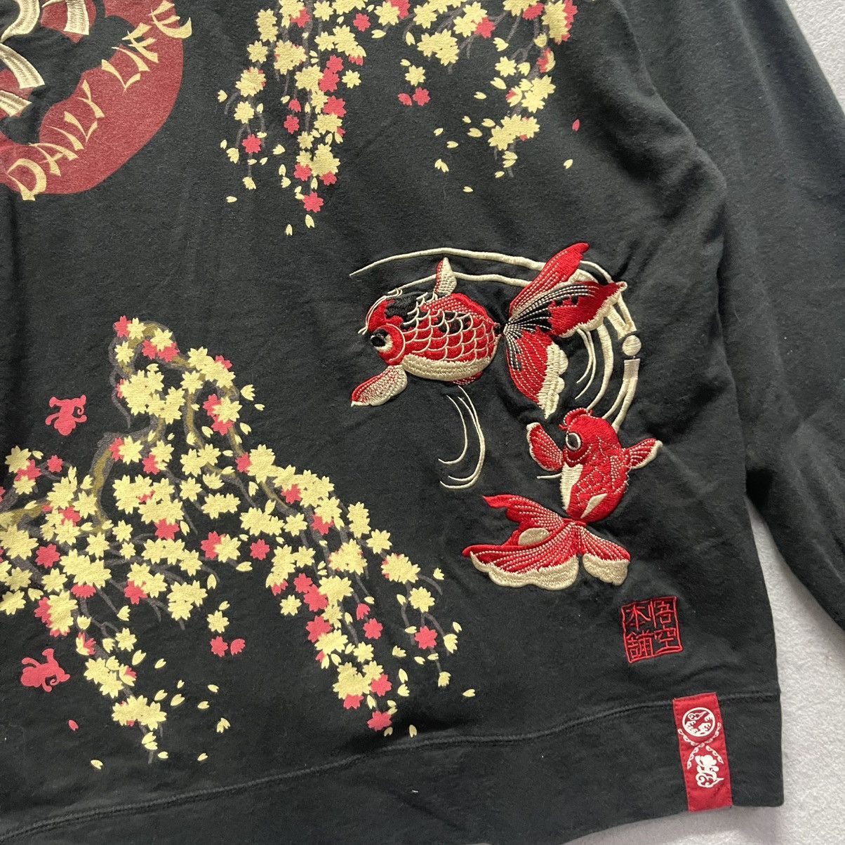 Japanese Brand Vintage Go-Coo!! “Japan Daily Life” Sakura & Koi Sweatshirt Size US S / EU 44-46 / 1 - 8 Thumbnail