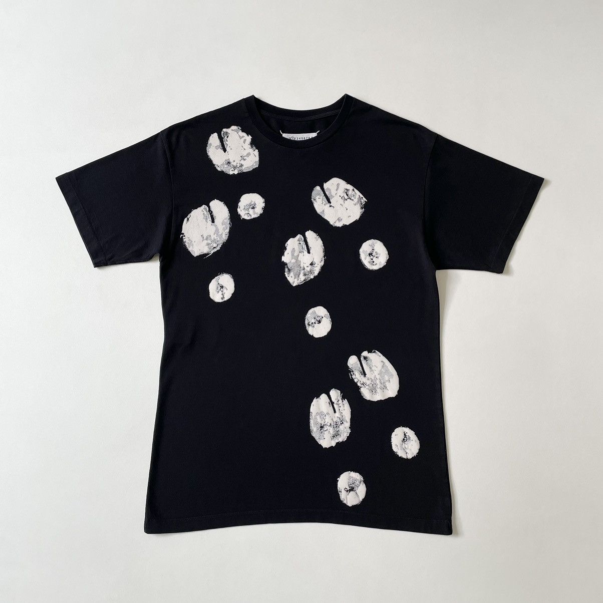 Maison Margiela A/W 19 ‘Tabi Foot Print’ Black T Shirt Size S / US 4 / IT 40 - 15 Thumbnail