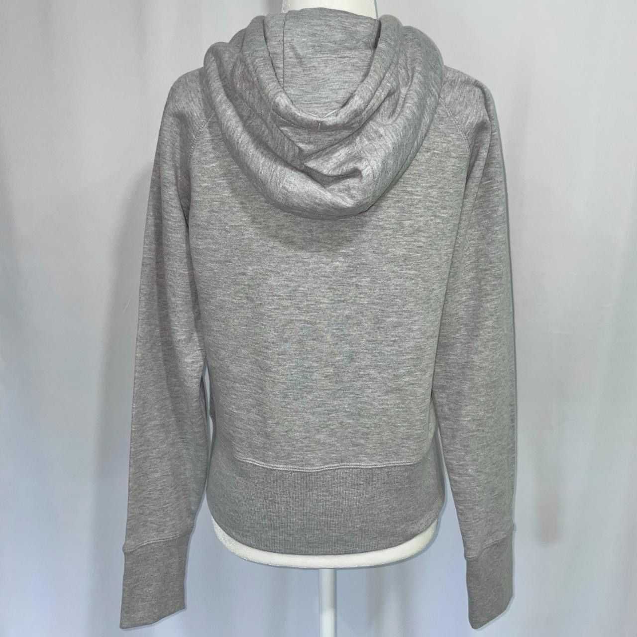 Umbro New Umbro Embossed Logo Crop Hoodie Sweatshirt Heather Grey Size XS / US 0-2 / IT 36-38 - 5 Thumbnail