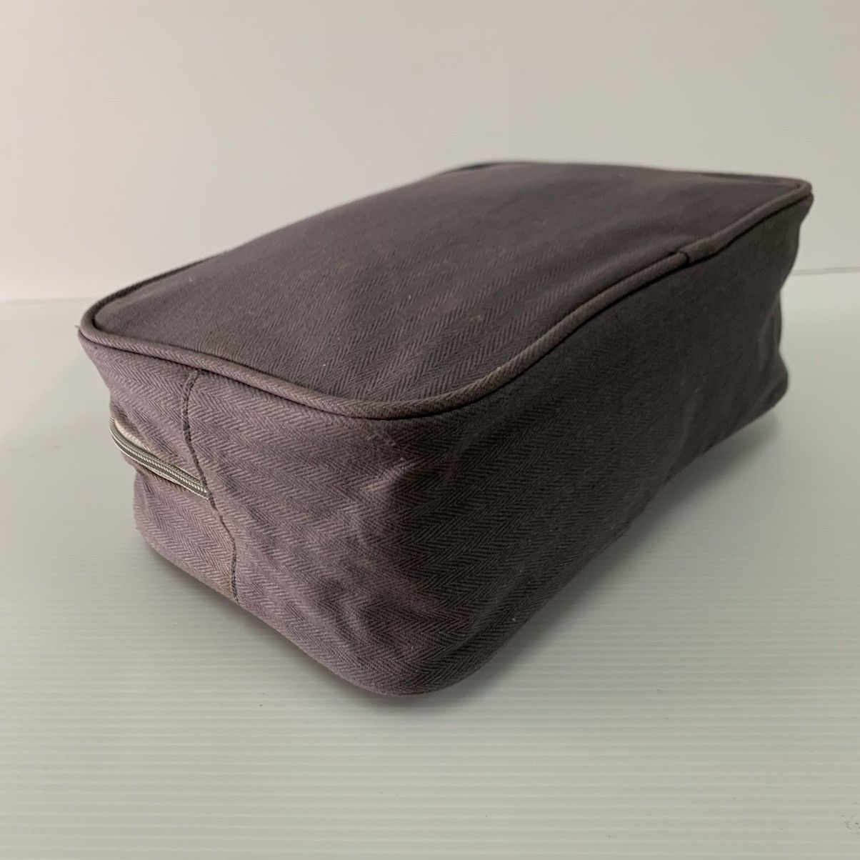 Issey Miyake Issey Miyake Clutch Makeup Bag Size ONE SIZE - 4 Thumbnail