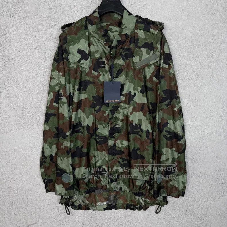 Louis Vuitton Louis Vuitton Camo print hooded long-sleeved assault jacke Size US M / EU 48-50 / 2 - 1 Thumbnail