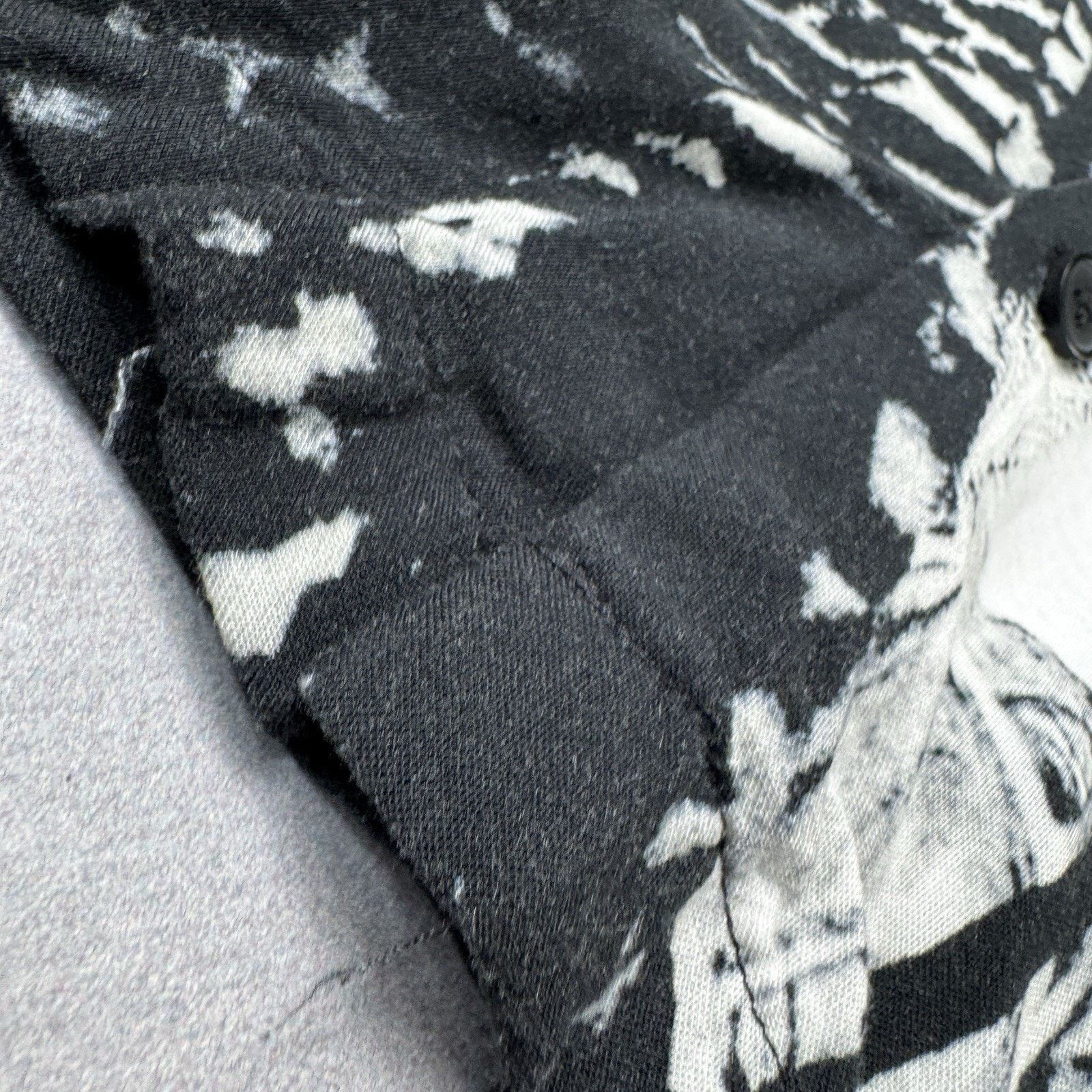 H&M H&M Kurt Cobain Overprint Button Up Men Shirt Short Sleeve Size US S / EU 44-46 / 1 - 12 Thumbnail