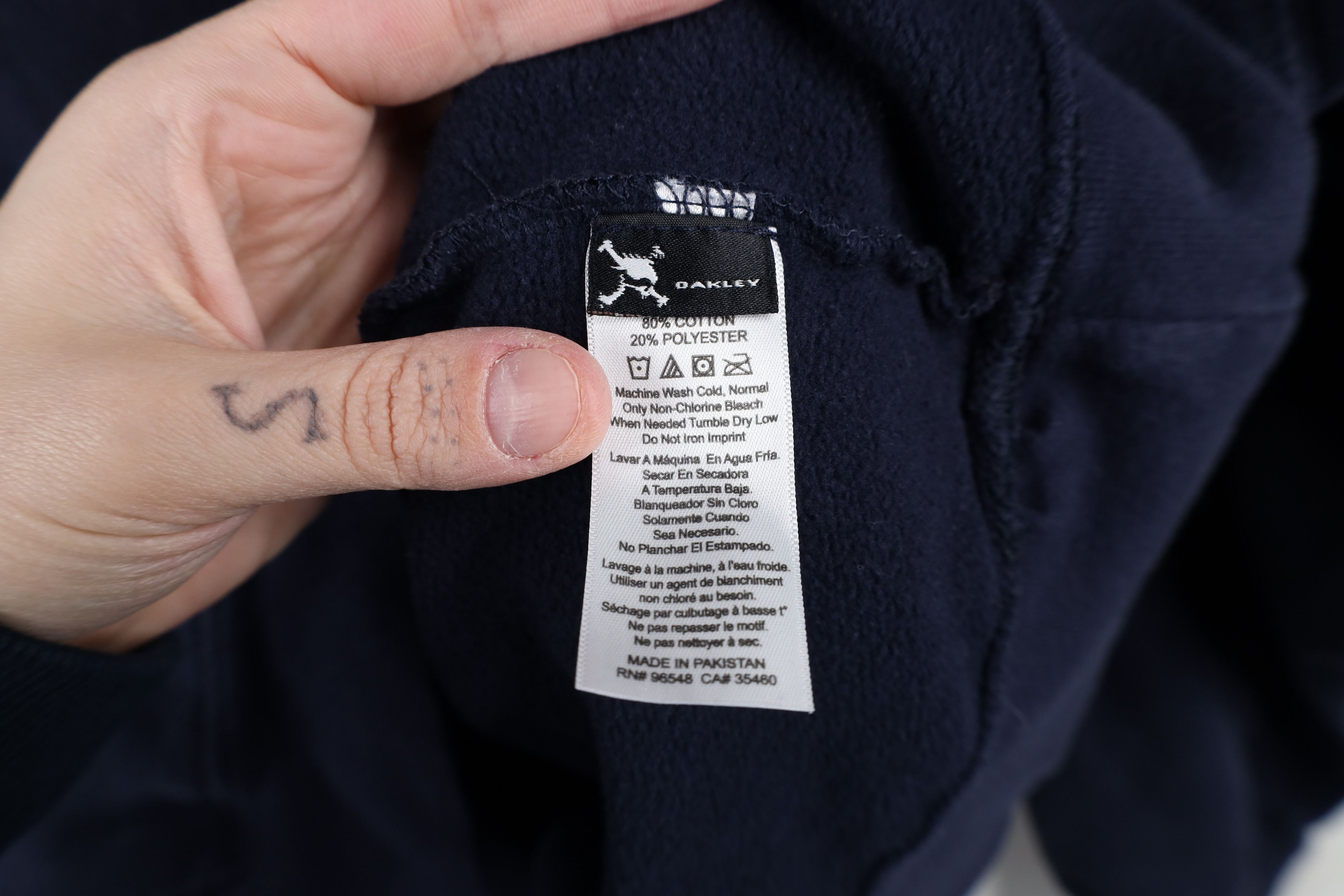 Oakley × Vintage Vintage Y2K Oakley Spell Out Hoodie Sweatshirt Navy Blue Size US XL / EU 56 / 4 - 12 Thumbnail