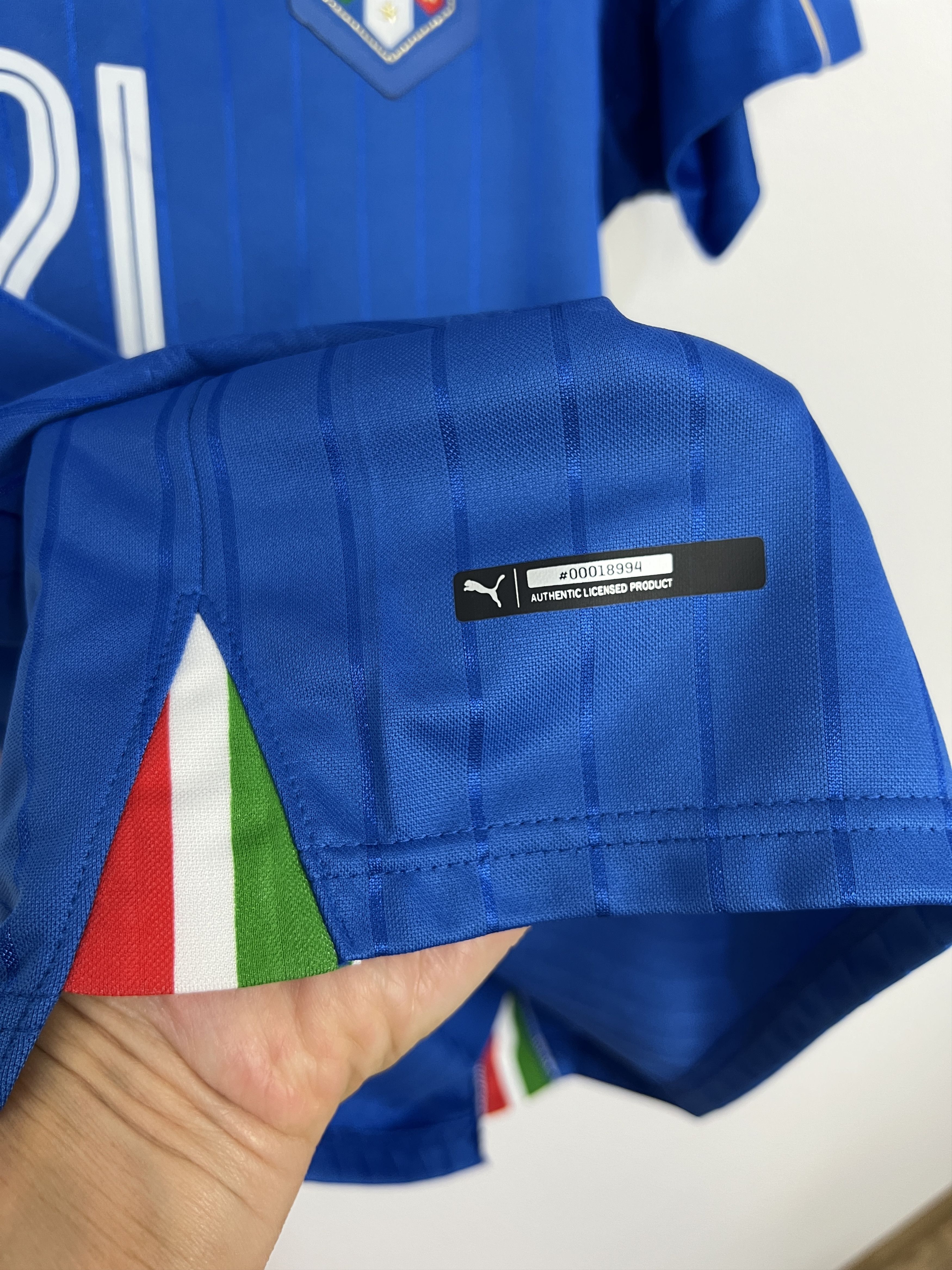 Puma Italy Home football shirt 2016 Soccer Puma #21 Pirlo Maglia Size US M / EU 48-50 / 2 - 8 Thumbnail