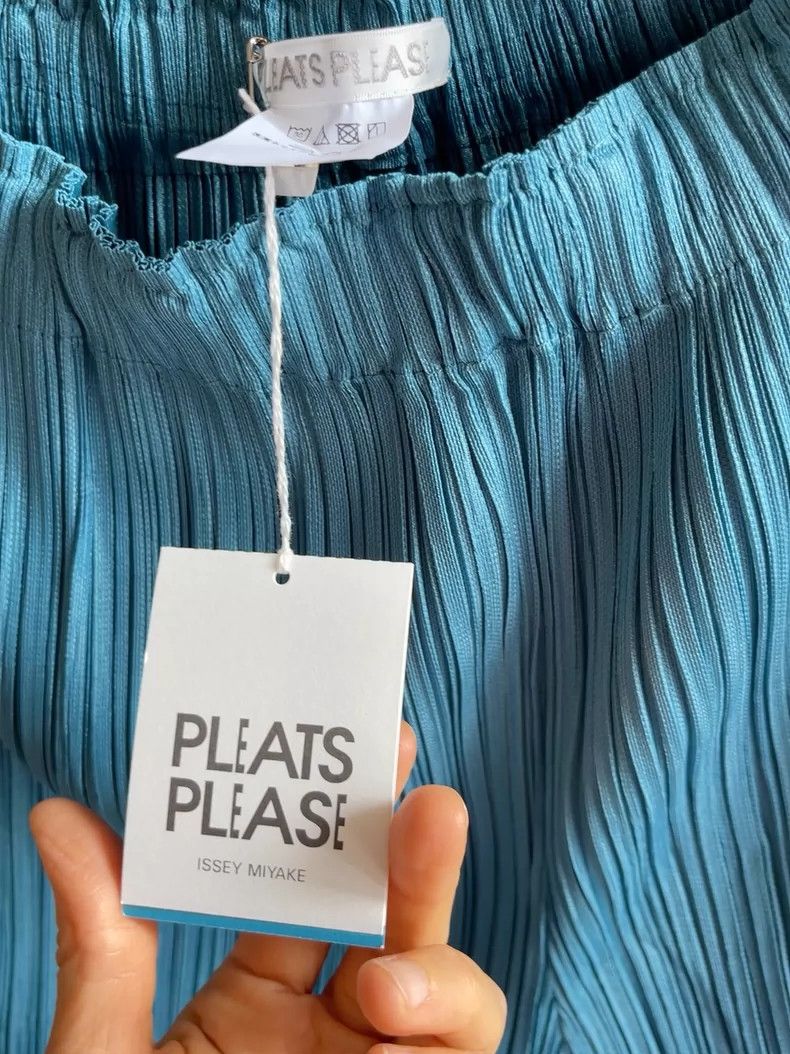 Issey Miyake Issey Miyake size:3 Blue pleated shorts Size 42" / US 20 - 6 Thumbnail