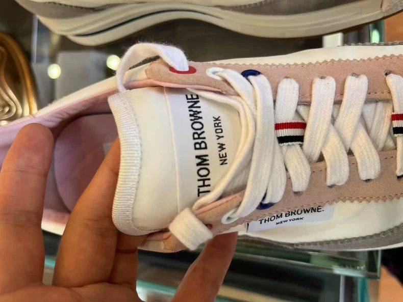 Thom Browne Thom Browne White sneakers with white and pink colors Size US 7 / EU 40 - 4 Thumbnail