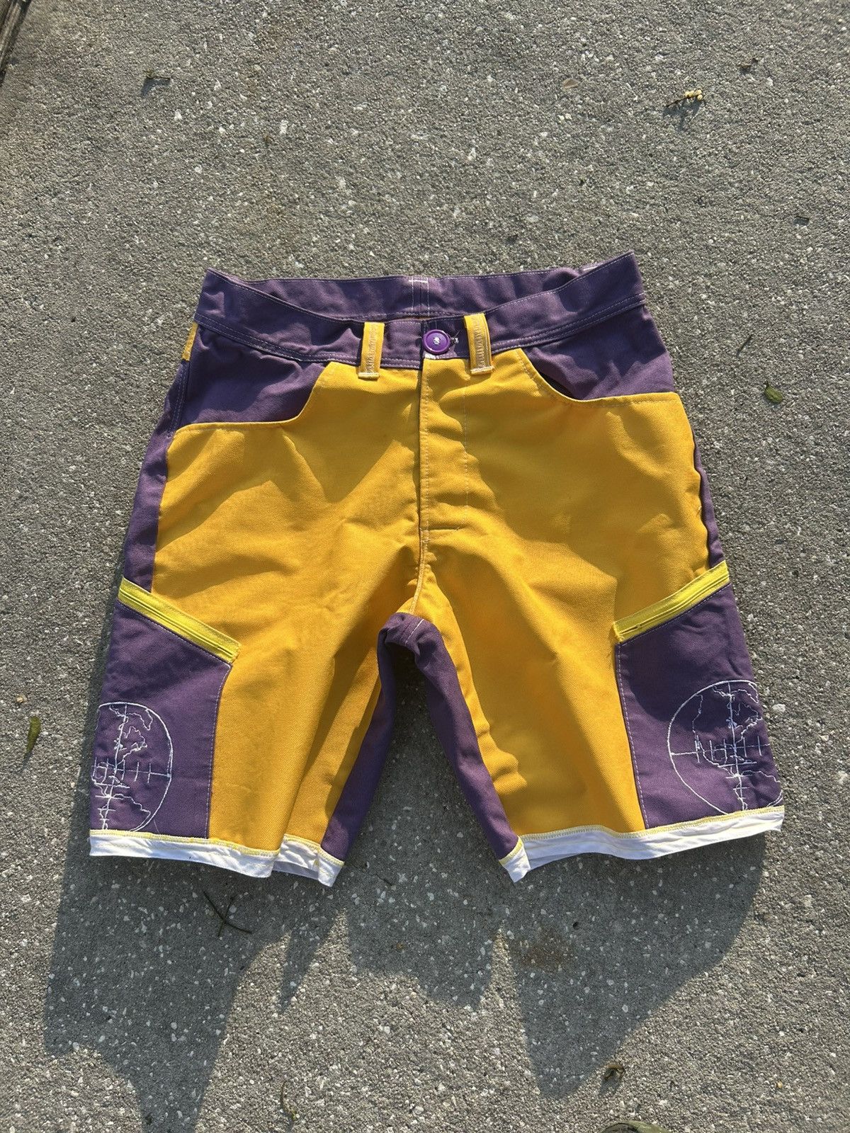 Other 1/1 Your World split color block lakers cargo shorts Size US 32 / EU 48 - 1 Thumbnail