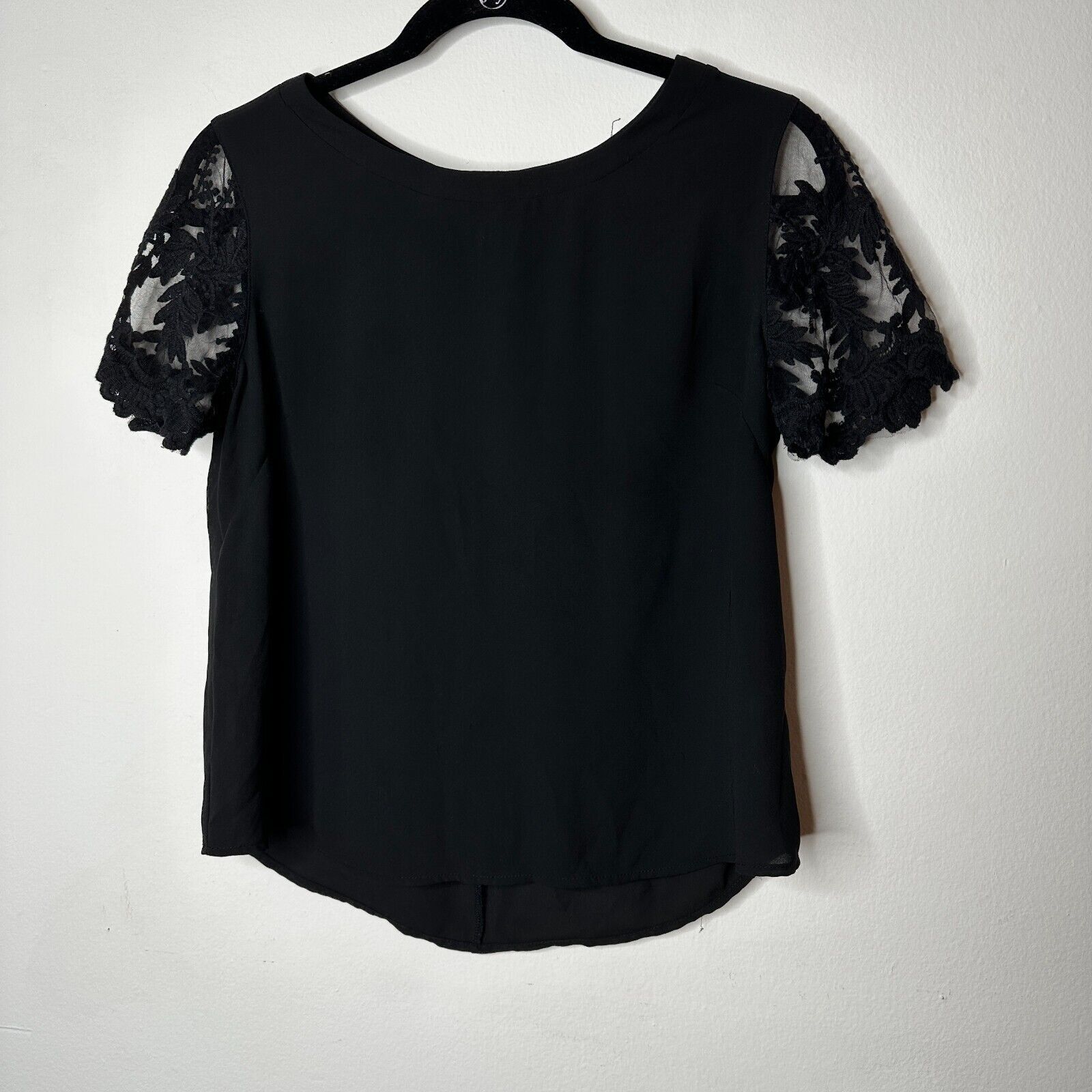 Other Lush Black Sheer Mesh Floral Lace Short Sleeve Keyhole Top M Size M / US 6-8 / IT 42-44 - 13 Thumbnail