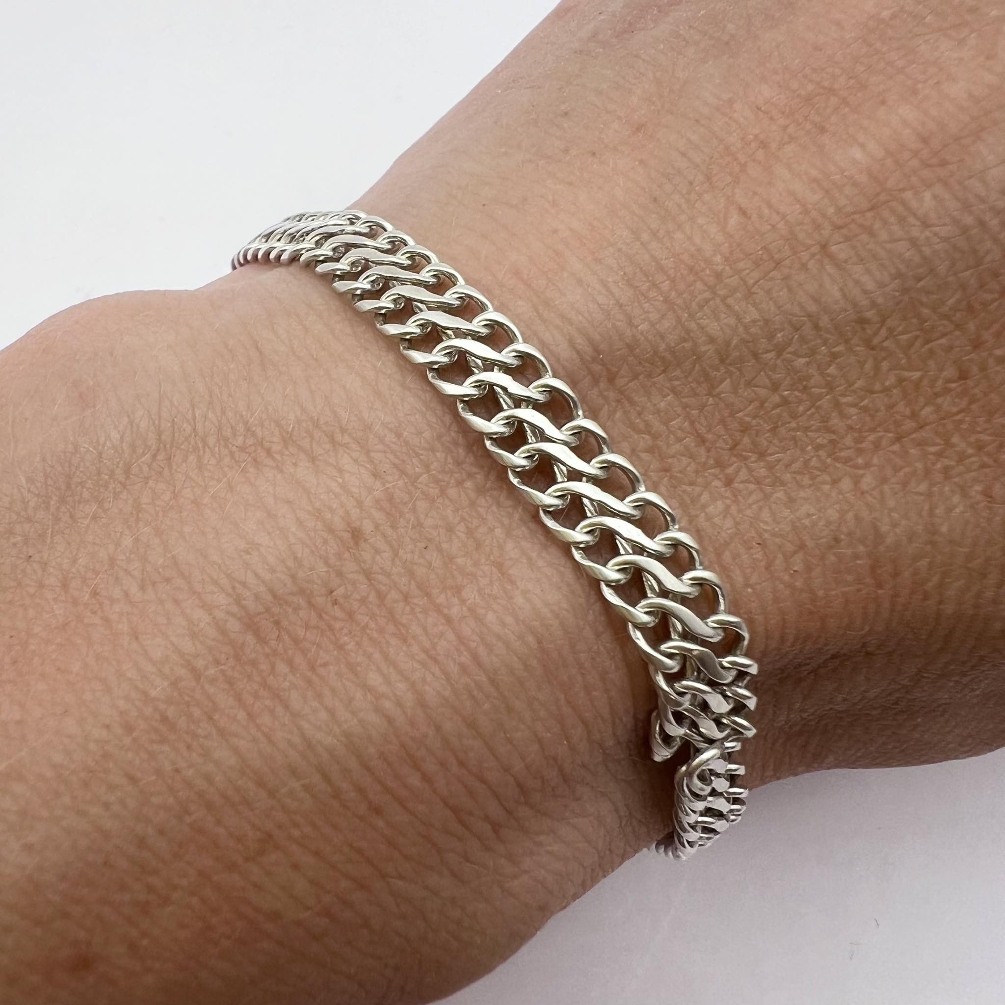 Sterling Silver Huge Vintage Sterling Silver 925 Bracelet Marked 9.4 gr Size ONE SIZE - 2 Thumbnail