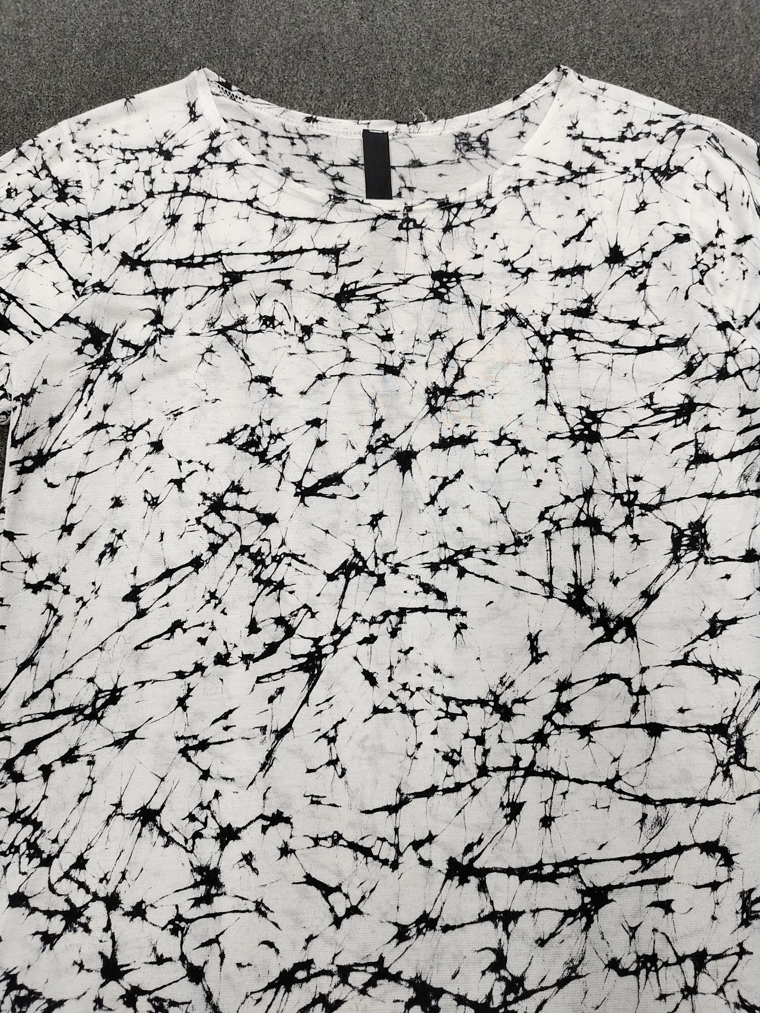 Gareth Pugh Gareth Pugh❤️‍🔥Abstract Gothic Graphic Runway Tshirt Size M / US 6-8 / IT 42-44 - 2 Thumbnail