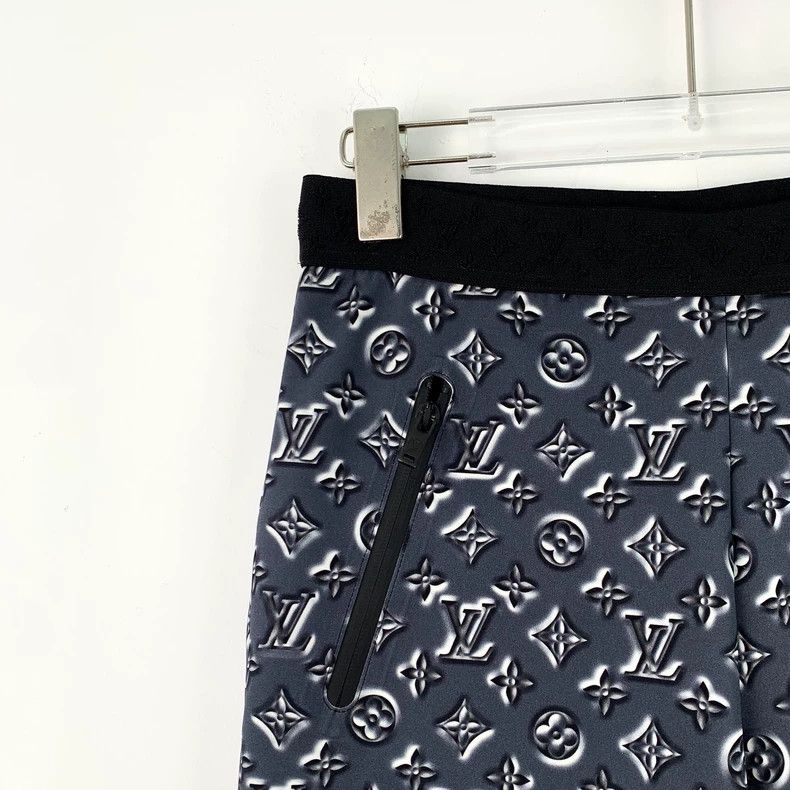 Louis Vuitton Louis Vuitton Blue logo presbyopic full print casual trous Size US 42 / EU 58 - 3 Thumbnail