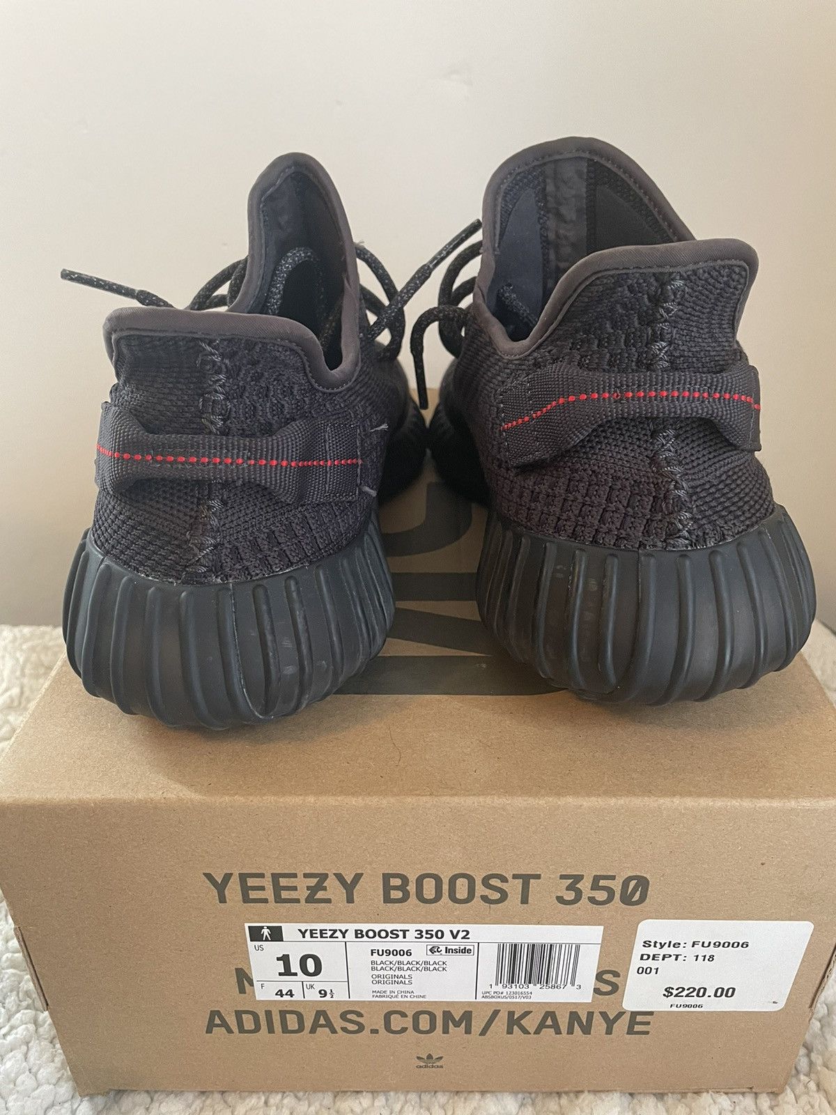 Adidas Yeezy 350 v2 non-reflective Size US 10 / EU 43 - 2 Thumbnail