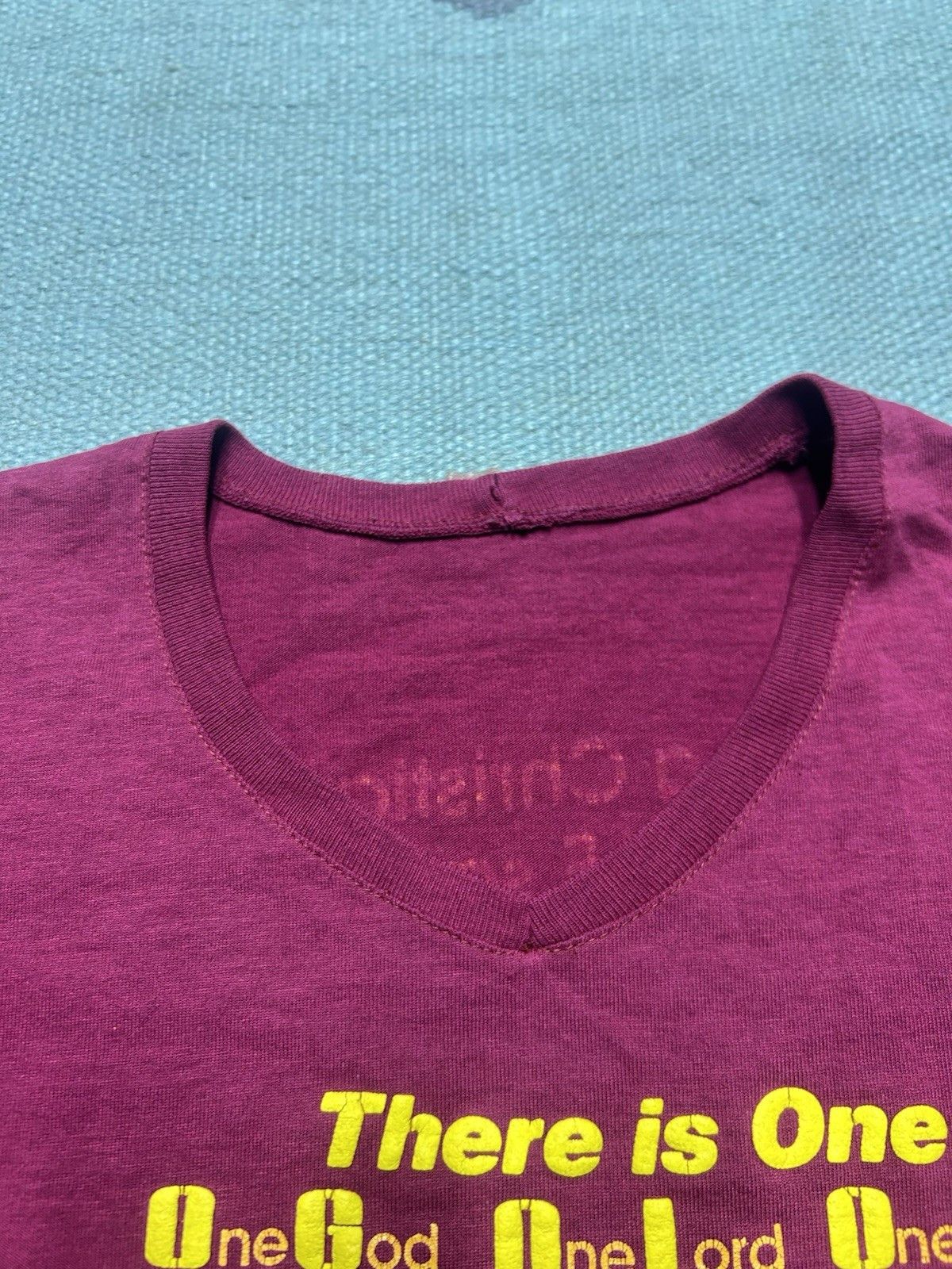 Vintage VTG 90s v neck t shirt Jesus god Christian single stitch L Size US L / EU 52-54 / 3 - 5 Thumbnail