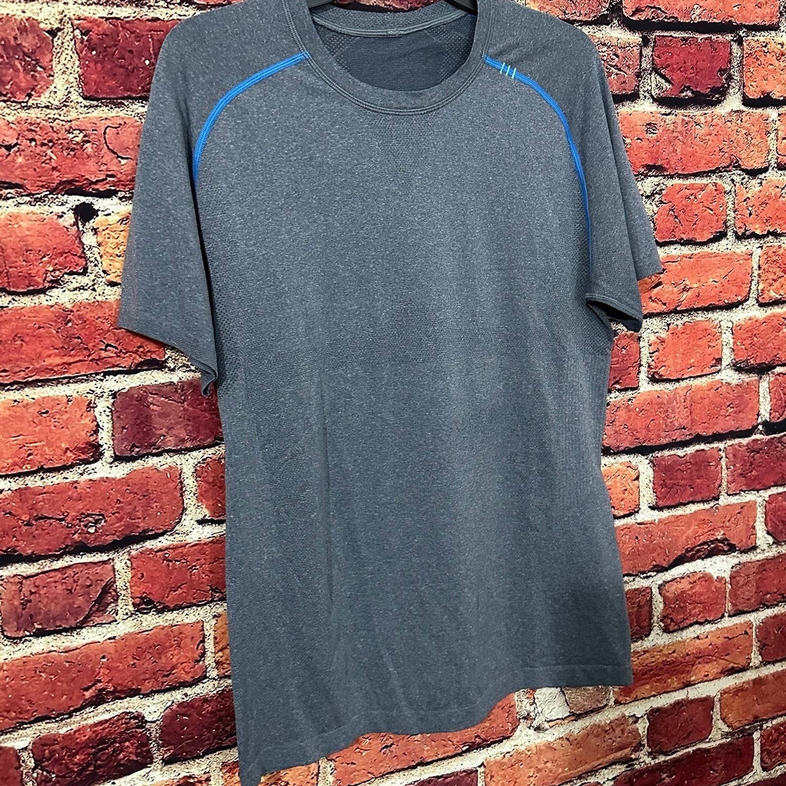 Lululemon Men’s Lululemon short sleeve t-shirt Size US M / EU 48-50 / 2 - 2 Thumbnail