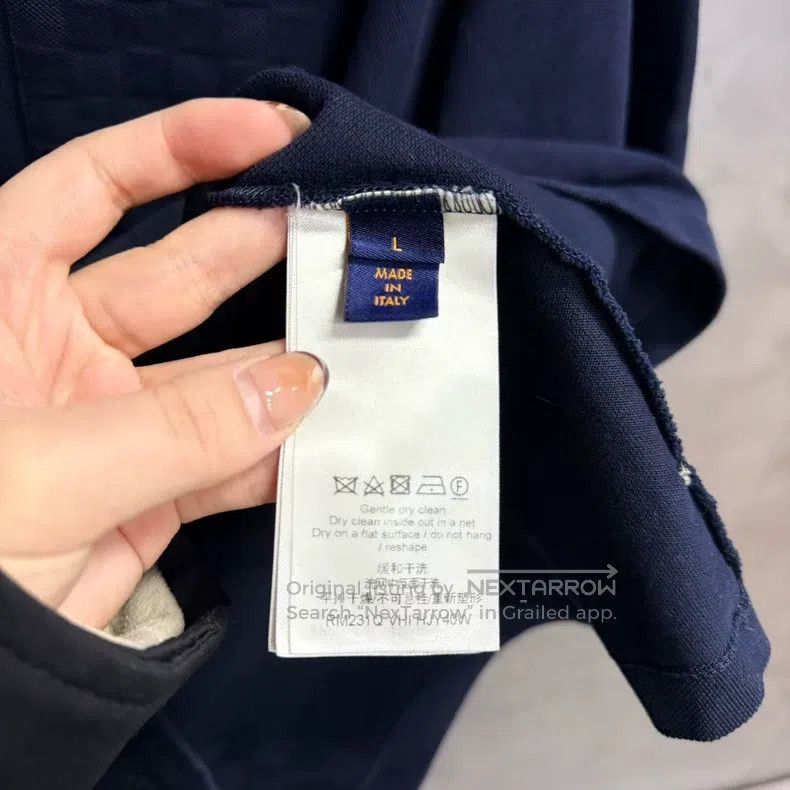 Louis Vuitton Louis Vuitton Navy Solid Crew Neck Patch Pocket Casual Sho Size US L / EU 52-54 / 3 - 3 Thumbnail