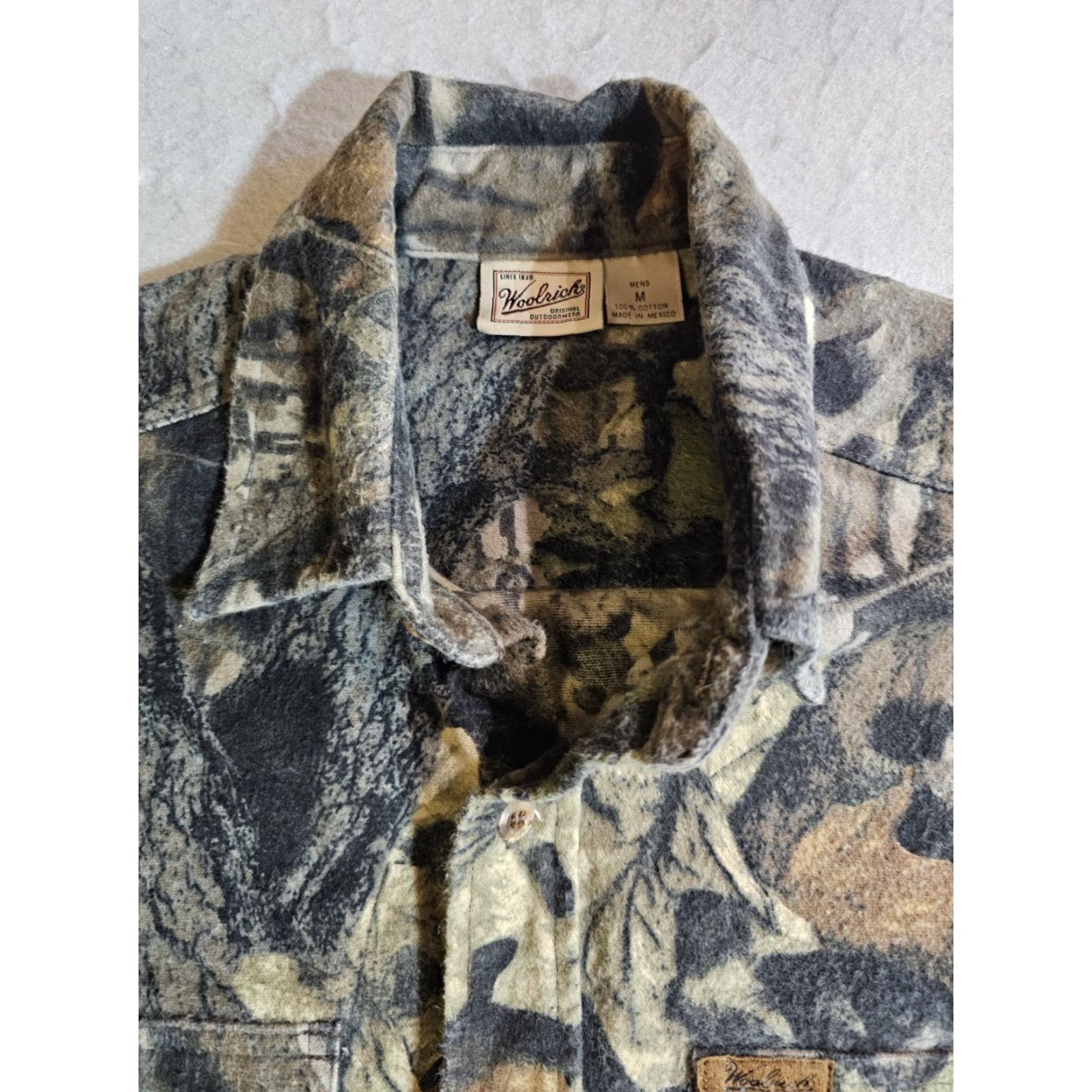 Vintage VINTAGE Woolrich Chamois Camo Button-Up Shirt 100% Cotton Advantage Sz Med Increase visibility by Language Size US M / EU 48-50 / 2 - 3 Thumbnail