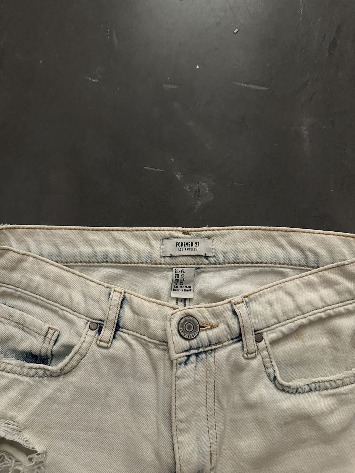 Forever 21 Extreme Distressed Jeans Size 25" / US 0 / IT 36 - 5 Thumbnail