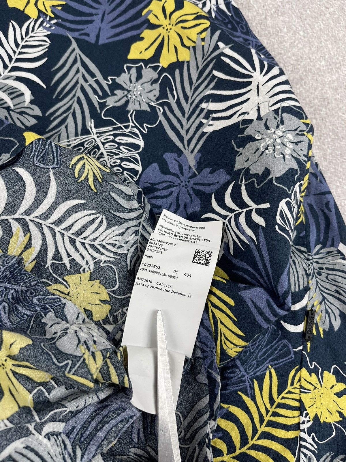 Hugo Boss Hugo Boss Rash Short Sleeve Shirt in Navy Floral Size S Size US S / EU 44-46 / 1 - 8 Thumbnail