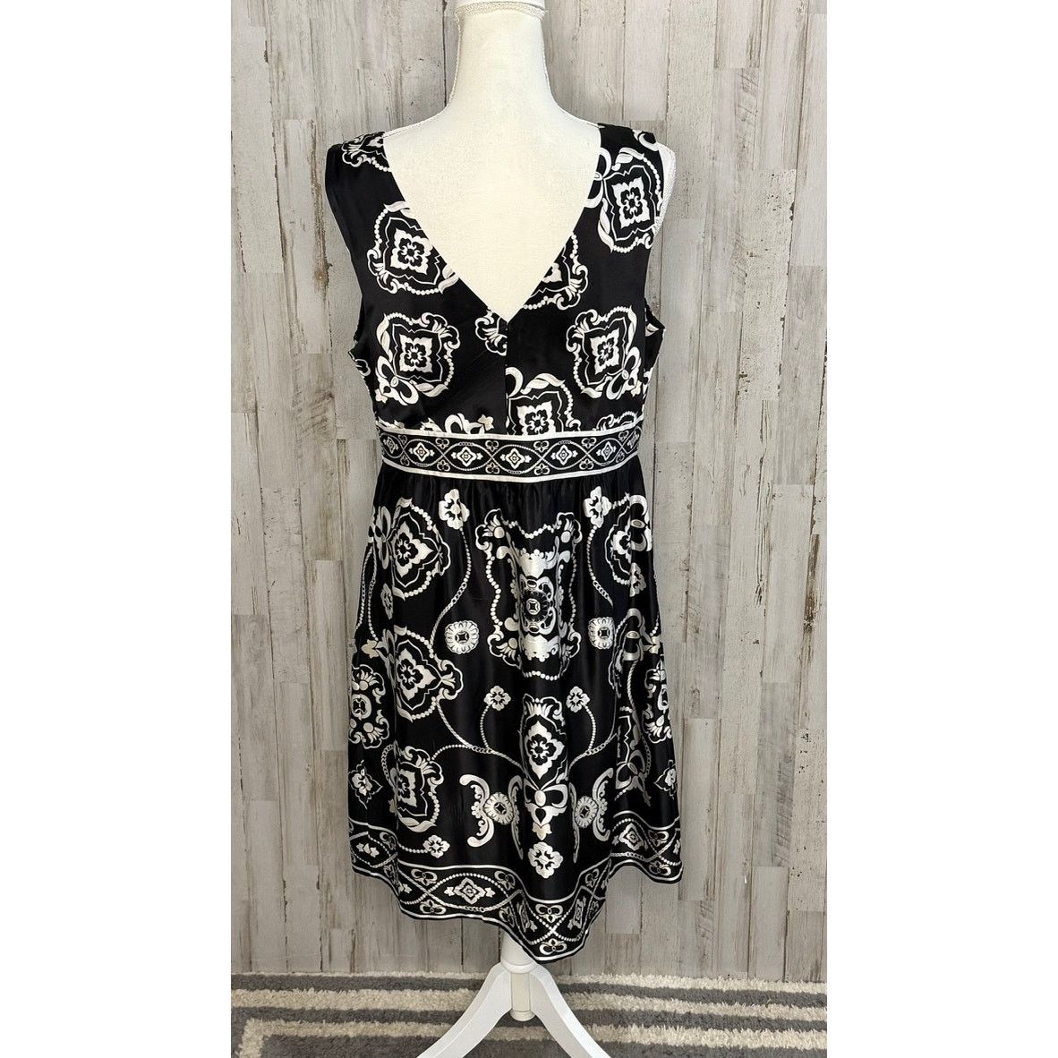 White House Black Market White House Black Market Women's Size 6 Black Dress Size XL / US 12-14 / IT 48-50 - 4 Thumbnail