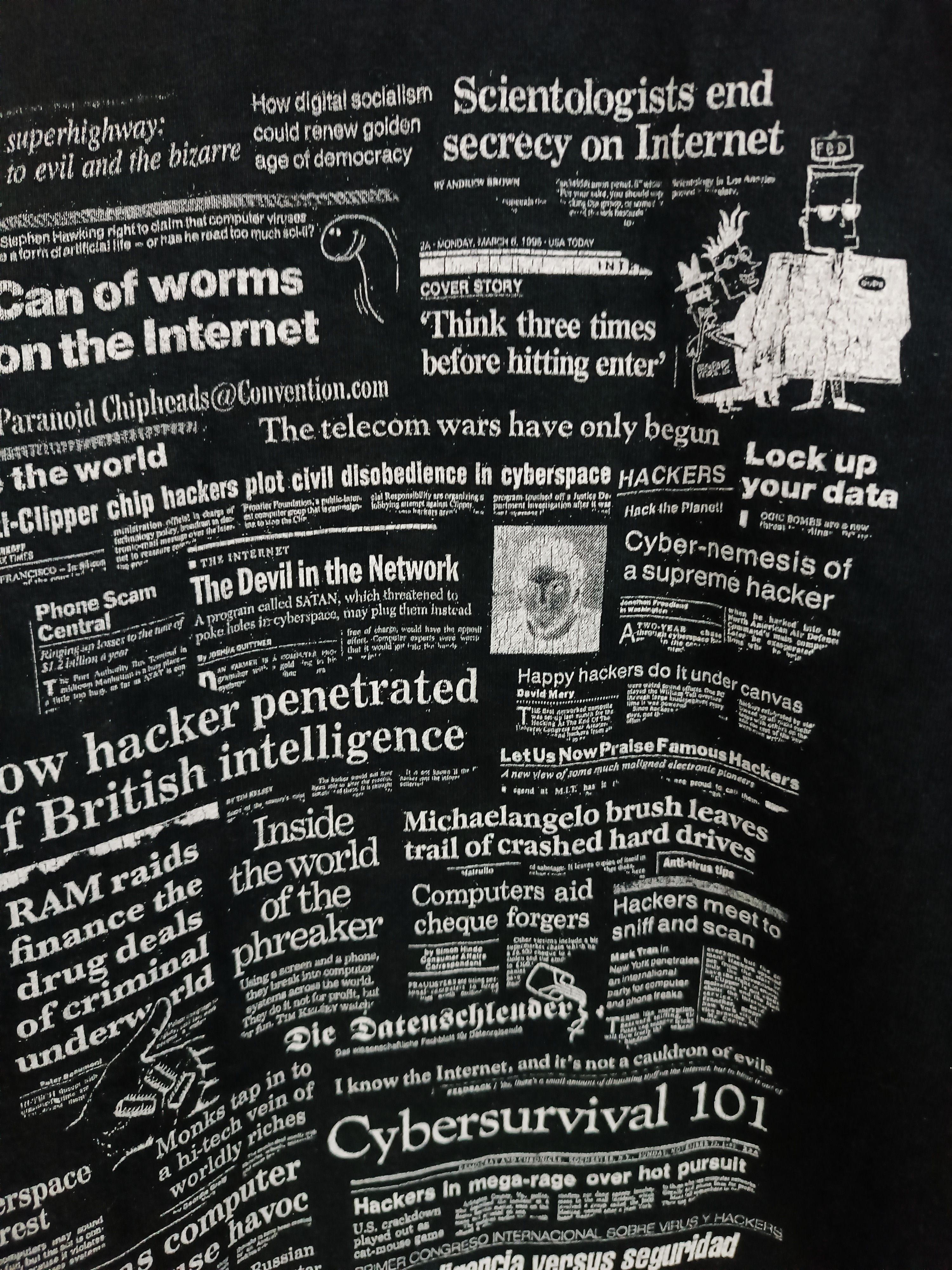 Vintage VINTAGE 90'S 2600:THE HACKER QUARTERLY VERY RARE MICROSOFT Size US XL / EU 56 / 4 - 11 Thumbnail