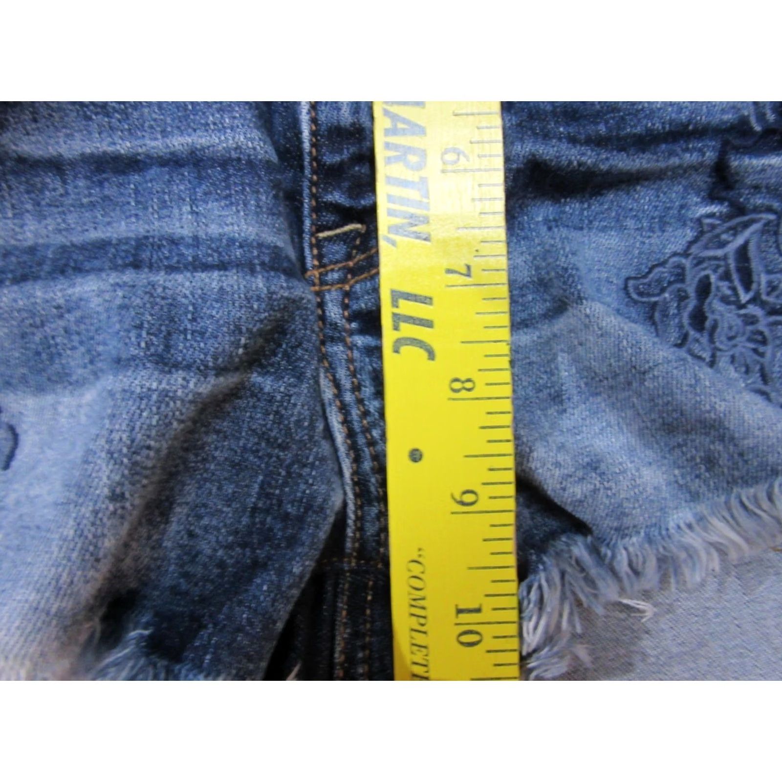 American Eagle Outfitters American Eagle Outfitters Womens 4 Blue Denim Floral Embroidery Raw Hem Shorts Size 27" / US 4 / IT 40 - 3 Thumbnail