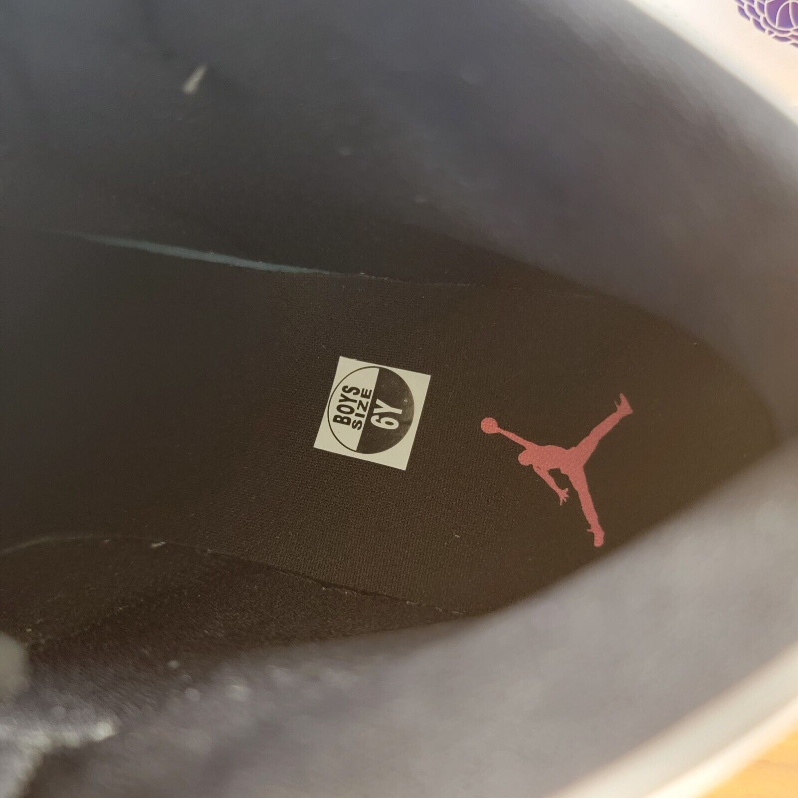 Jordan Brand Air Jordan 1 Mid SE GS 'Varsity Purple' Sz 6Y BQ6931-105 Size US 6 / EU 39 - 5 Thumbnail